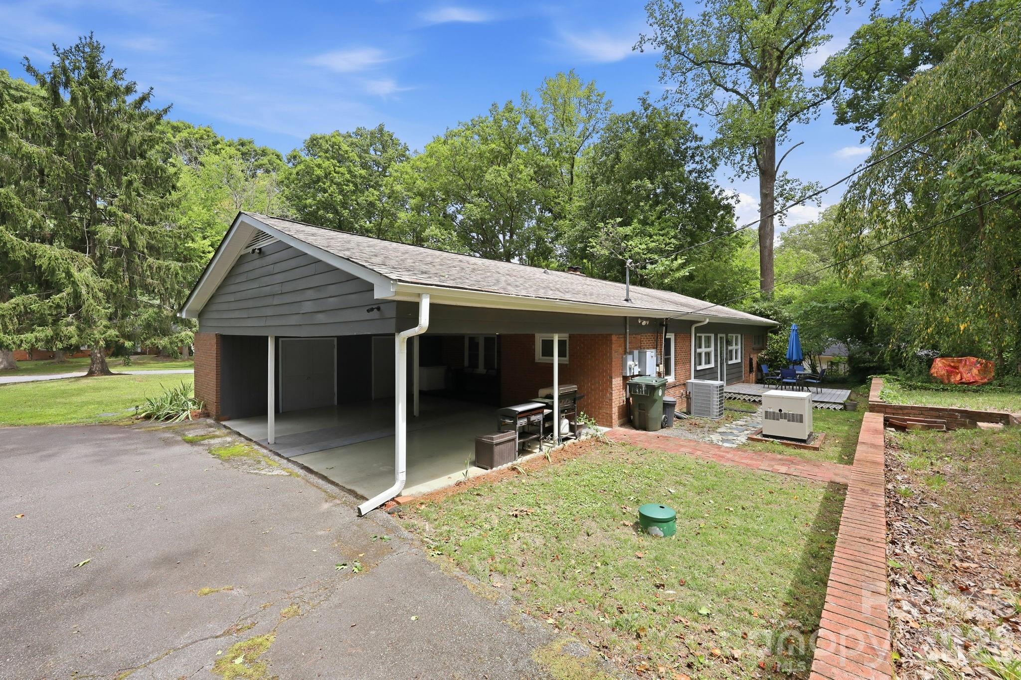 Single Family Residence at 138 Circle Drive, Thomasville, photo 26 of 36