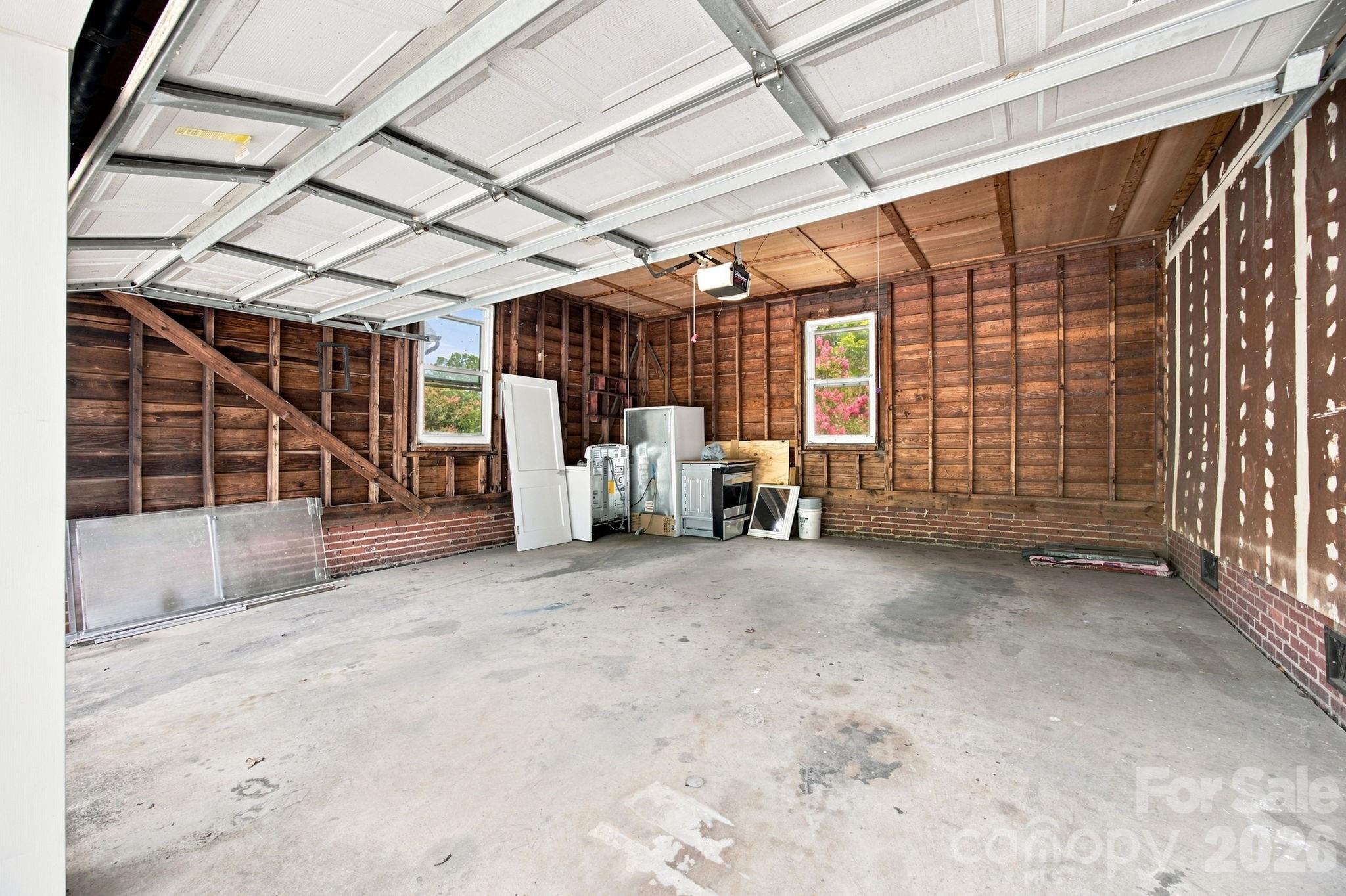 Garage - 110 Confederate Avenue, Salisbury