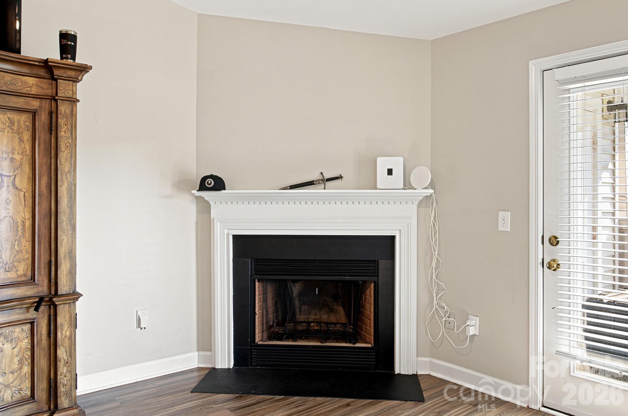 Wood Burning Fireplace - 17257 Doe Valley Court, Cornelius