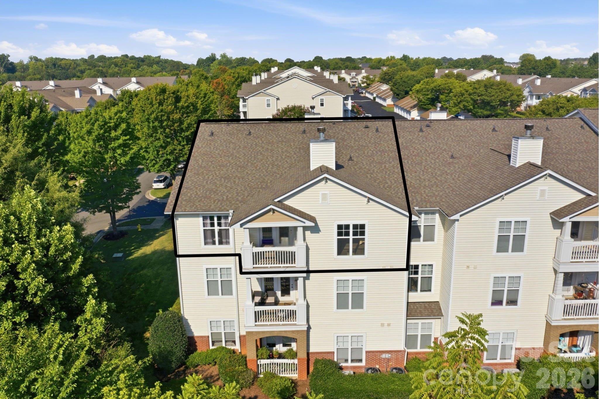 Top Floor Corner Unit - 17257 Doe Valley Court, Cornelius