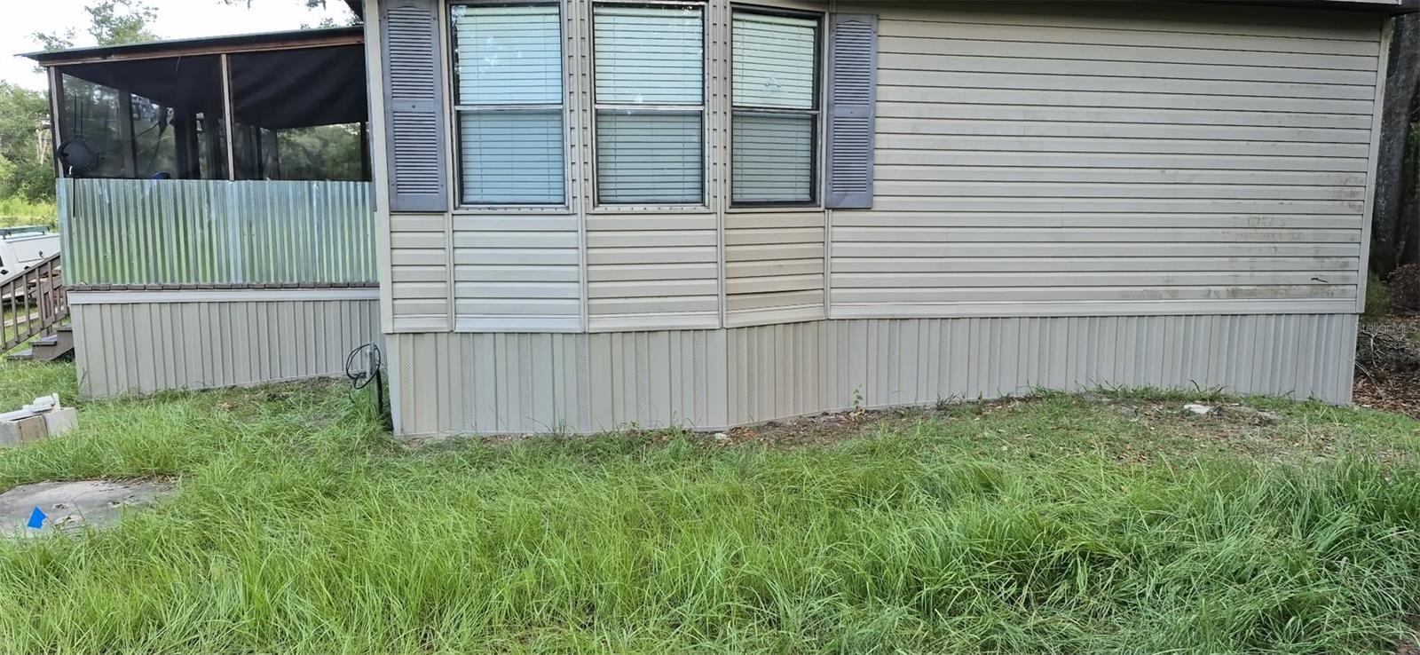 Manufactured Home at 933 NE FIR ST, PINETTA, photo 6 of 20