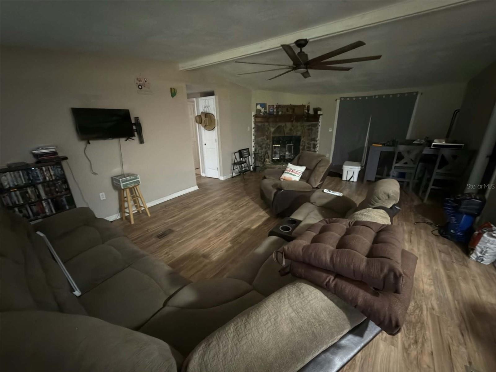 Manufactured Home at 933 NE FIR ST, PINETTA, photo 13 of 20