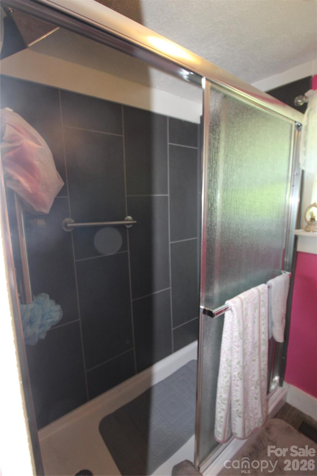 Walk-in Shower - 438 Folk Street NW, Lenoir