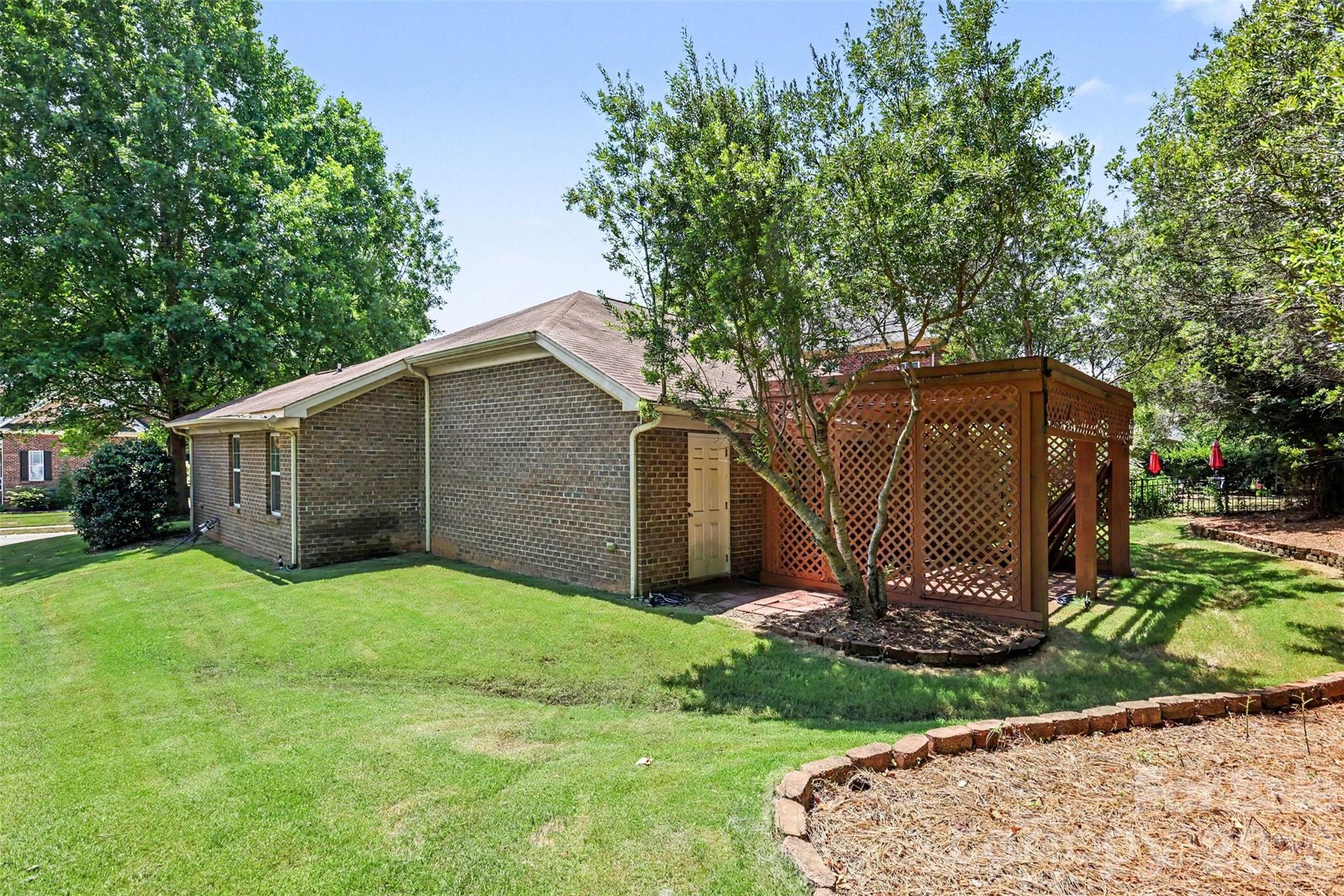Single Family Residence at 207 Edenshire Court, Indian Trail, photo 40 of 46