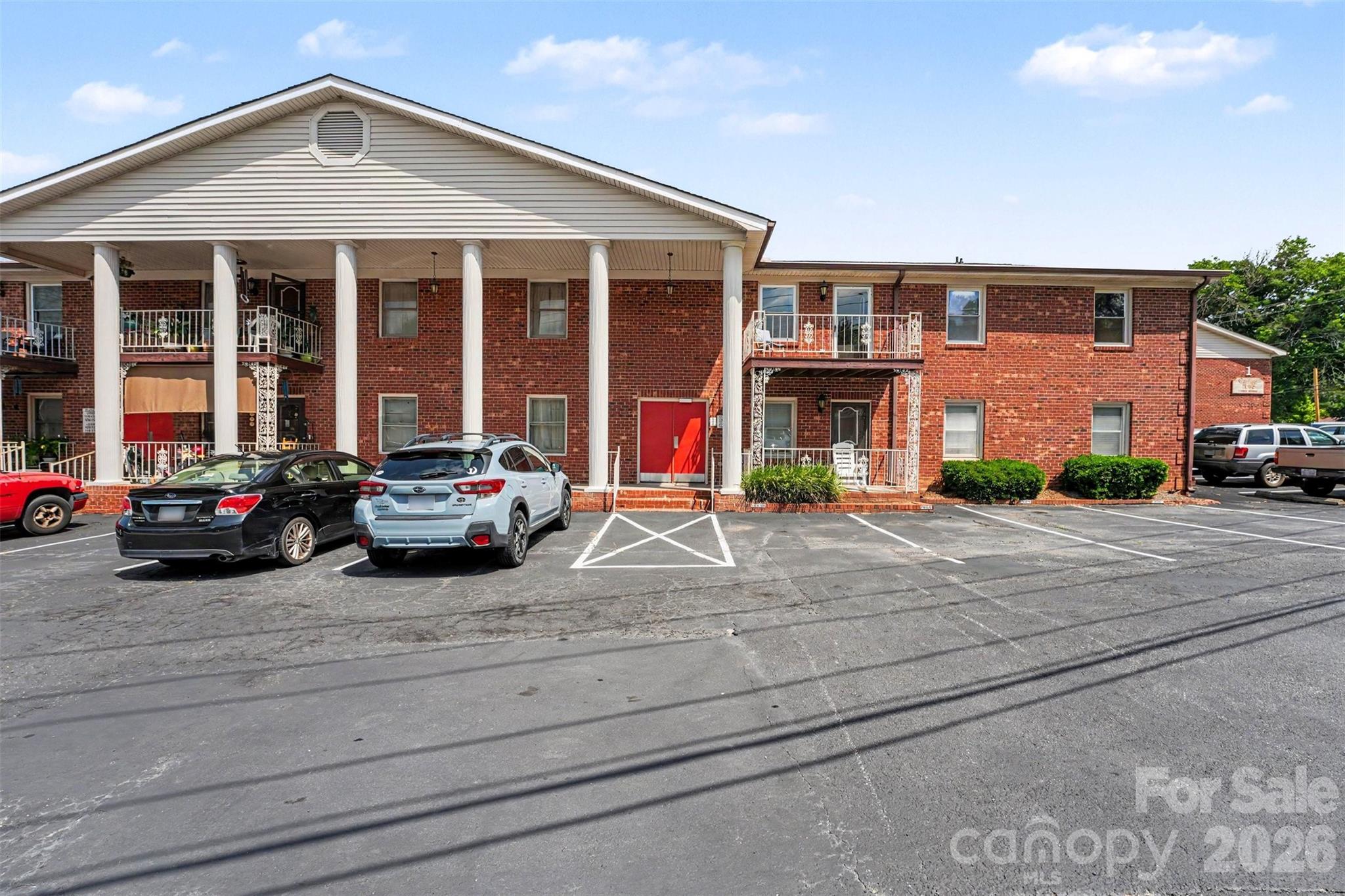 Condominium at 112 Briarcliff Drive, Kannapolis, photo 4 of 31