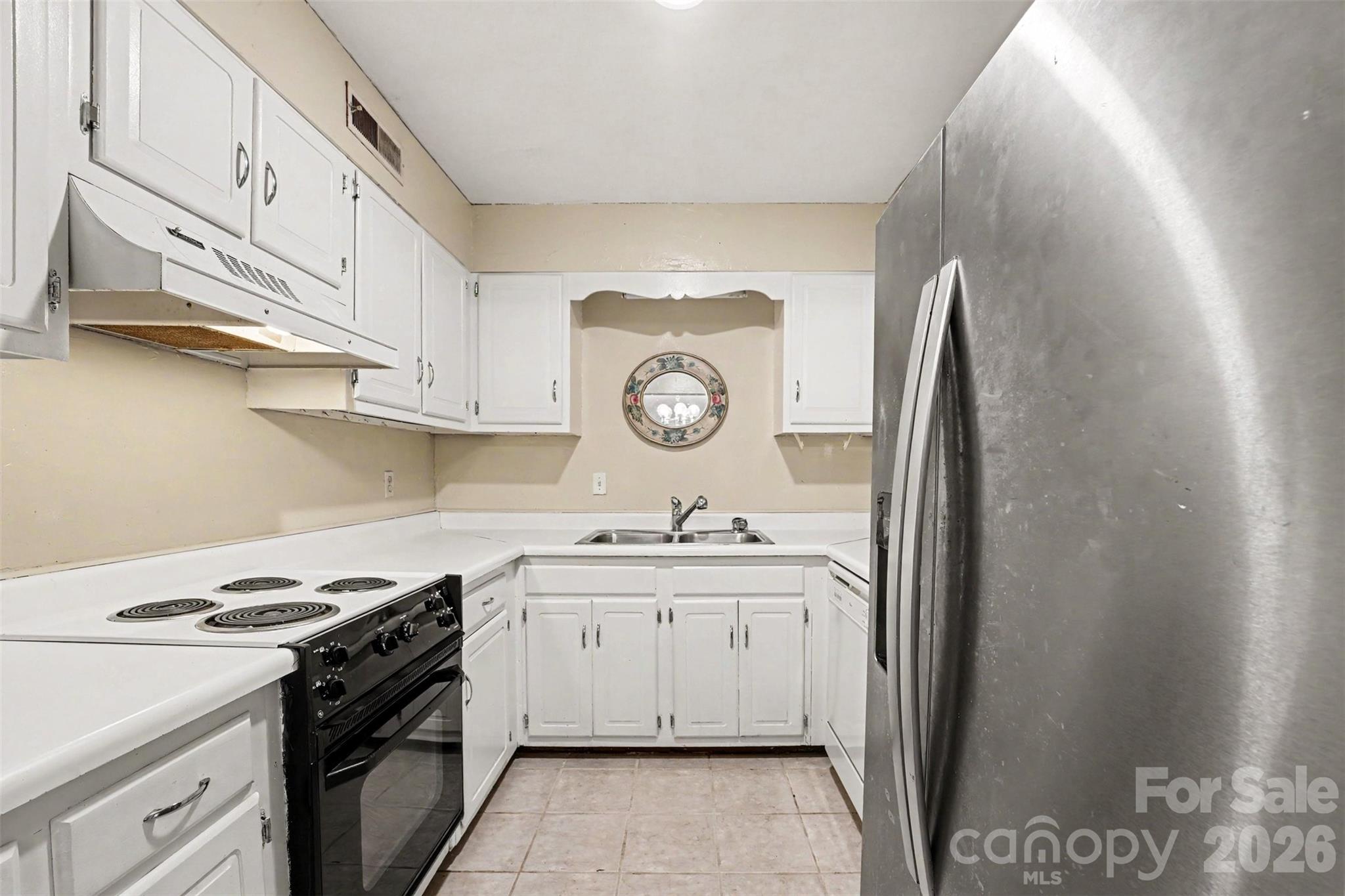 Condominium at 112 Briarcliff Drive, Kannapolis, photo 11 of 31