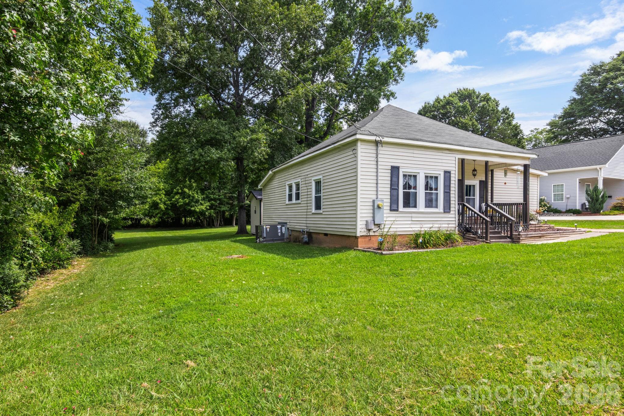 Single Family Residence at 108 Richland Street, Clover, photo 26 of 29