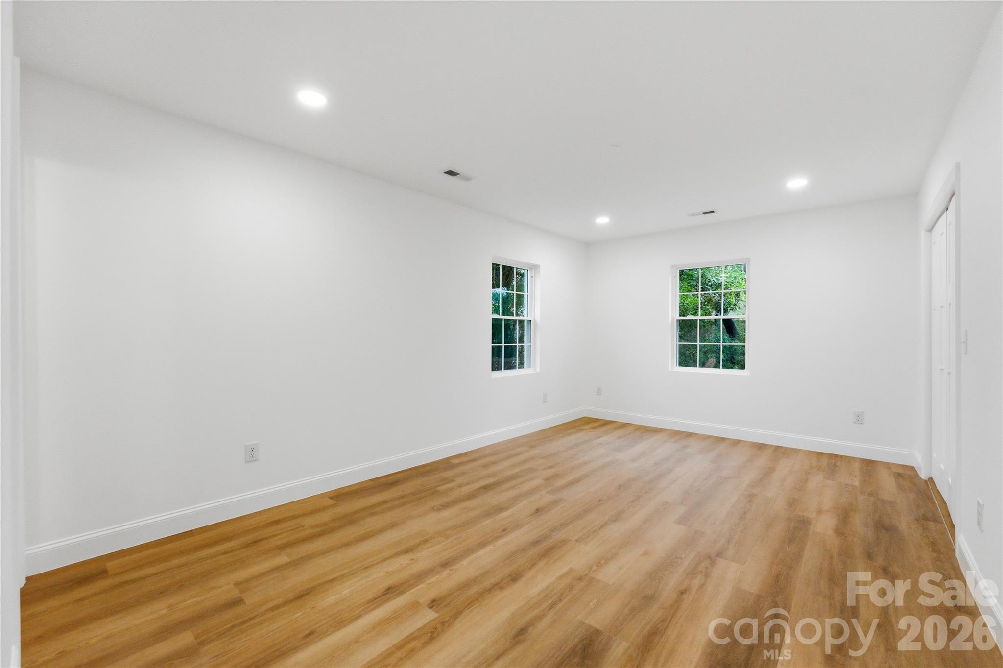 Single Family Residence at 523 Biltmore Street, Mooresville, photo 10 of 23