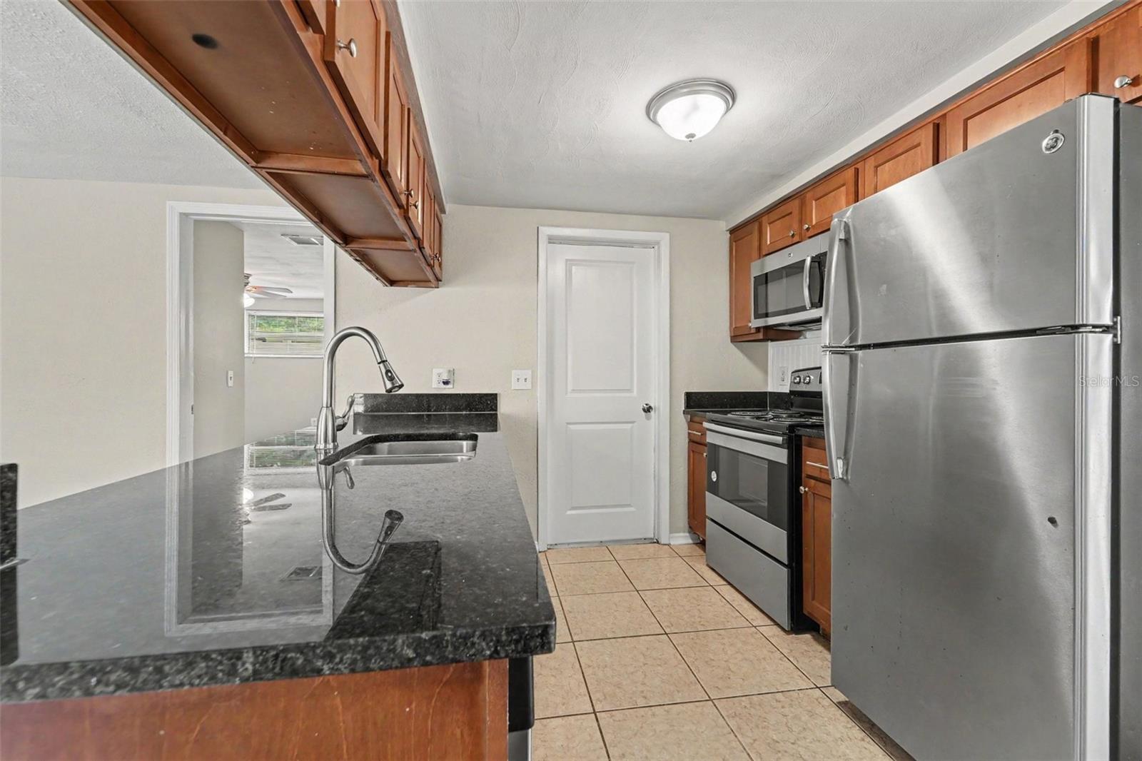 Single Family Residence at 6177 MAPLEWOOD DR, NEW PORT RICHEY, photo 6 of 20