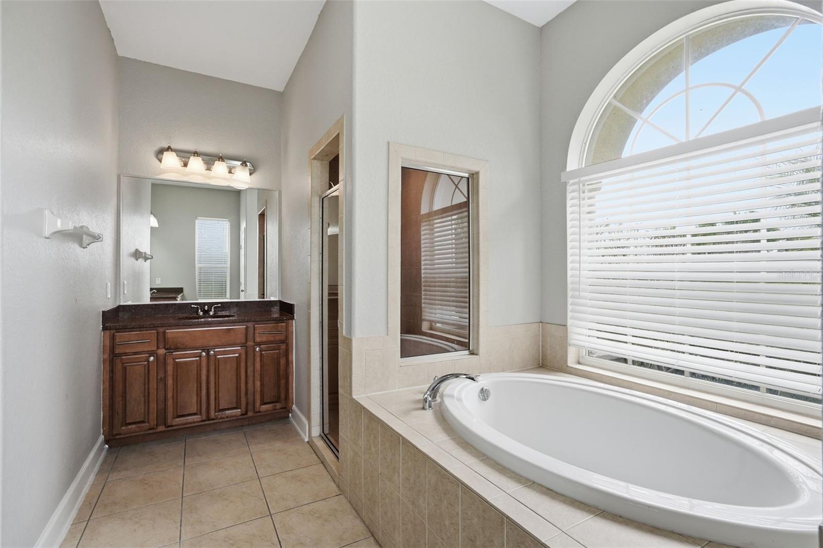 Single Family Residence at 200 LAKE ARIETTA CT, AUBURNDALE, photo 30 of 41