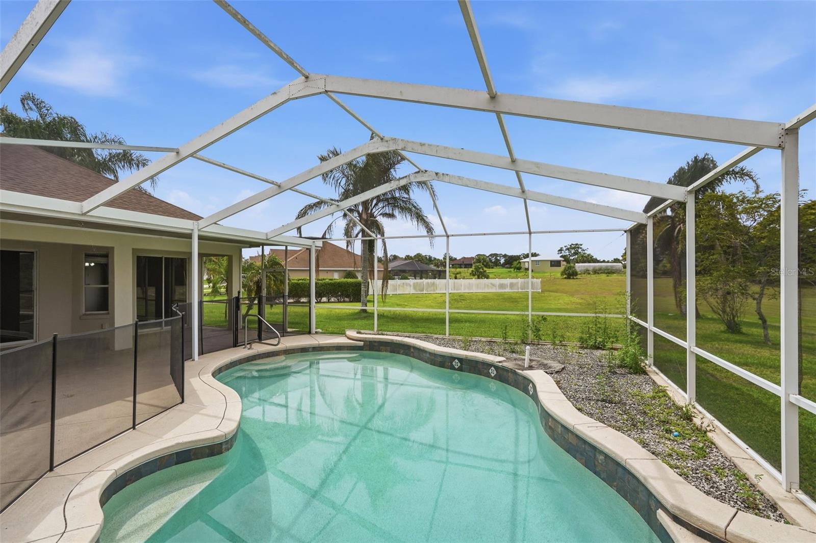 Single Family Residence at 200 LAKE ARIETTA CT, AUBURNDALE, photo 40 of 41