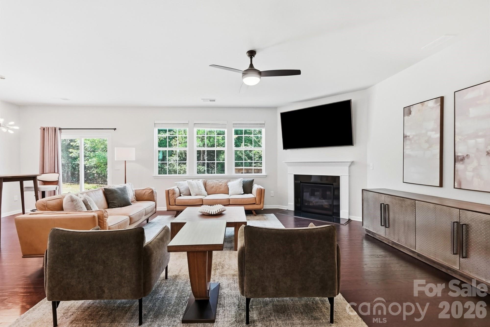 Single Family Residence at 9815 Caledenia Drive, Huntersville, photo 2 of 46
