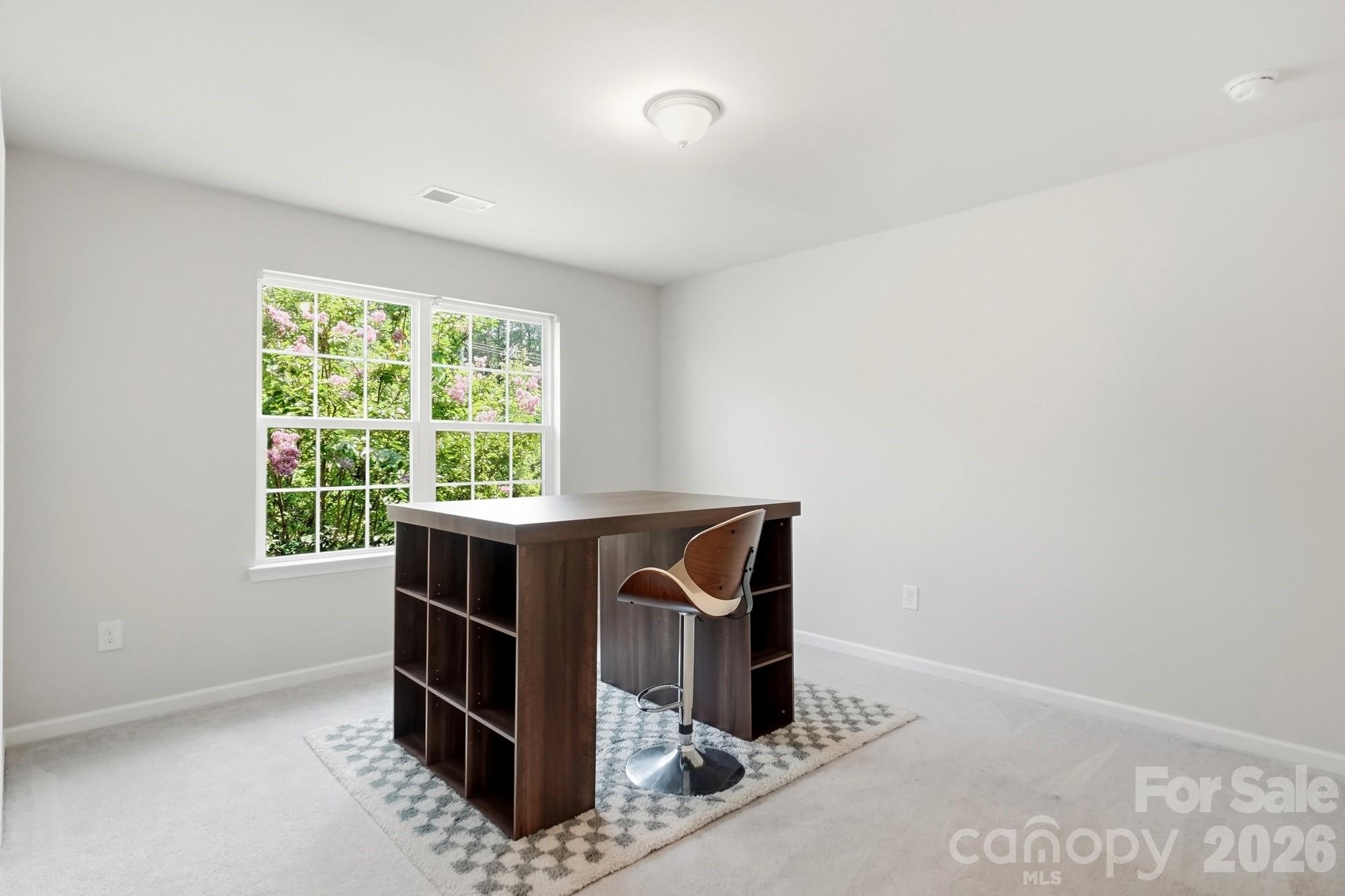 Guest bedroom with walk-in closet. Connected to Jack & Jill bath. - 2nd floor - 9815 Caledenia Drive, Huntersville