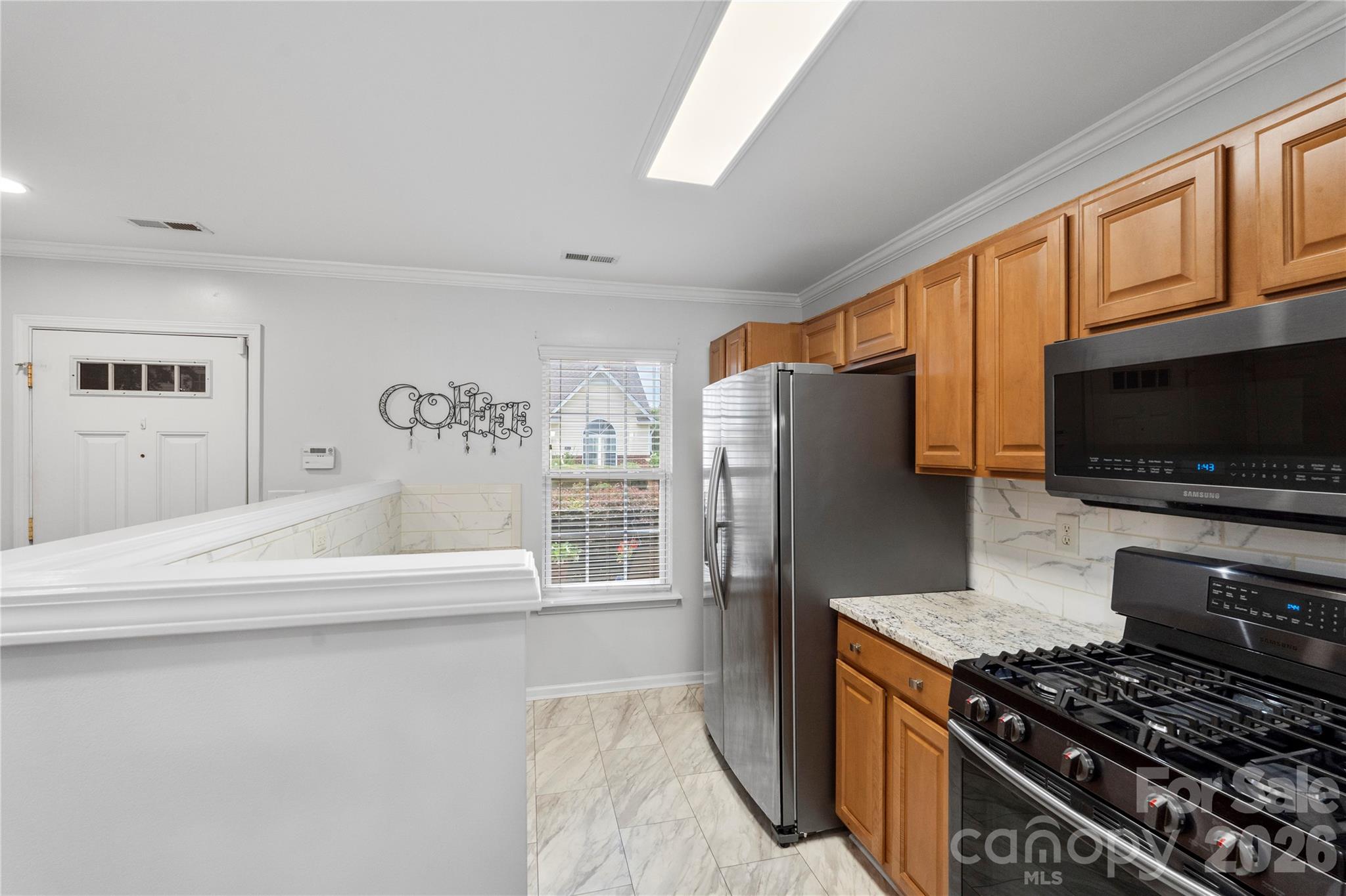 Townhouse at 806 Rock Lake Glen, Fort Mill, photo 10 of 48
