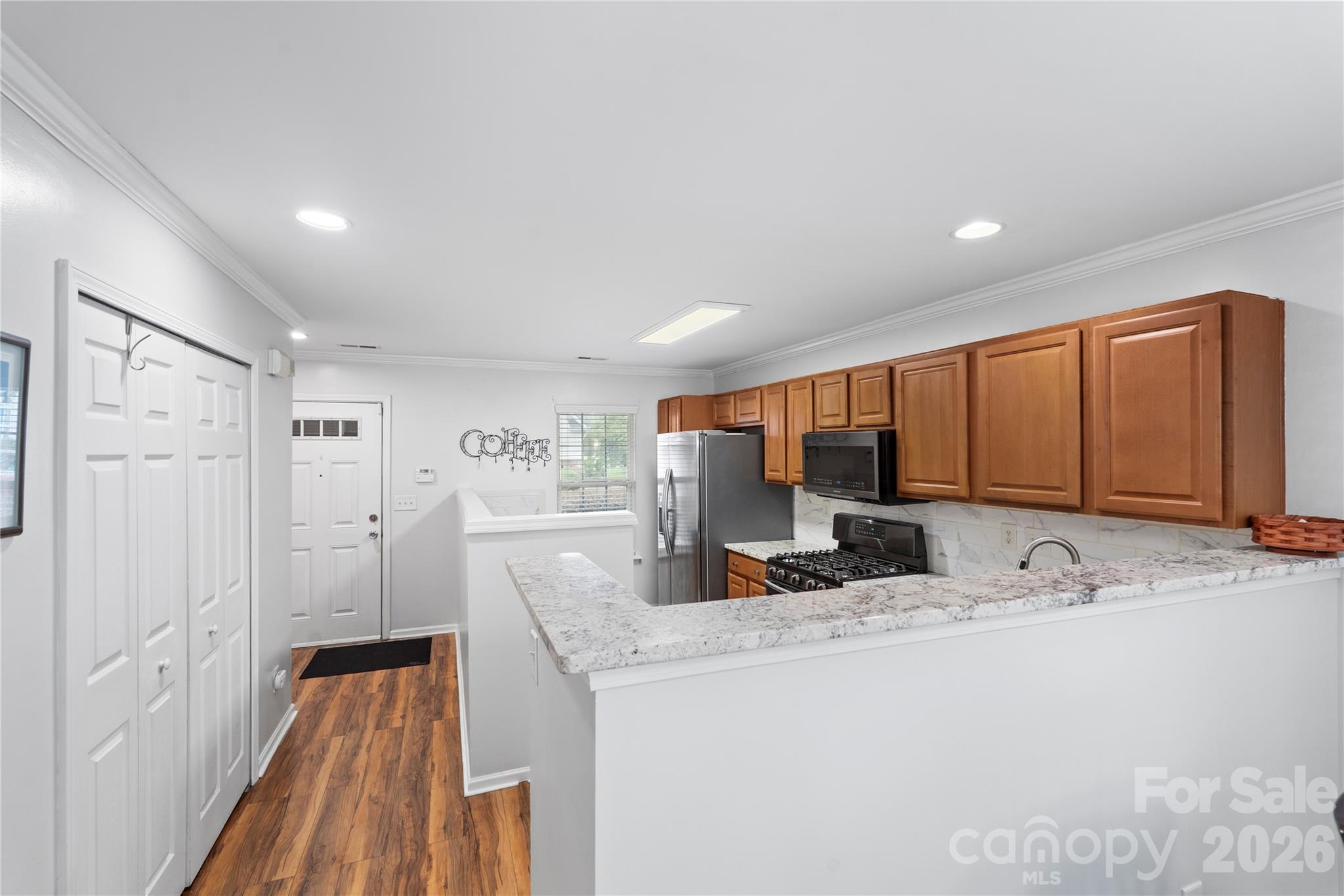 Townhouse at 806 Rock Lake Glen, Fort Mill, photo 15 of 48