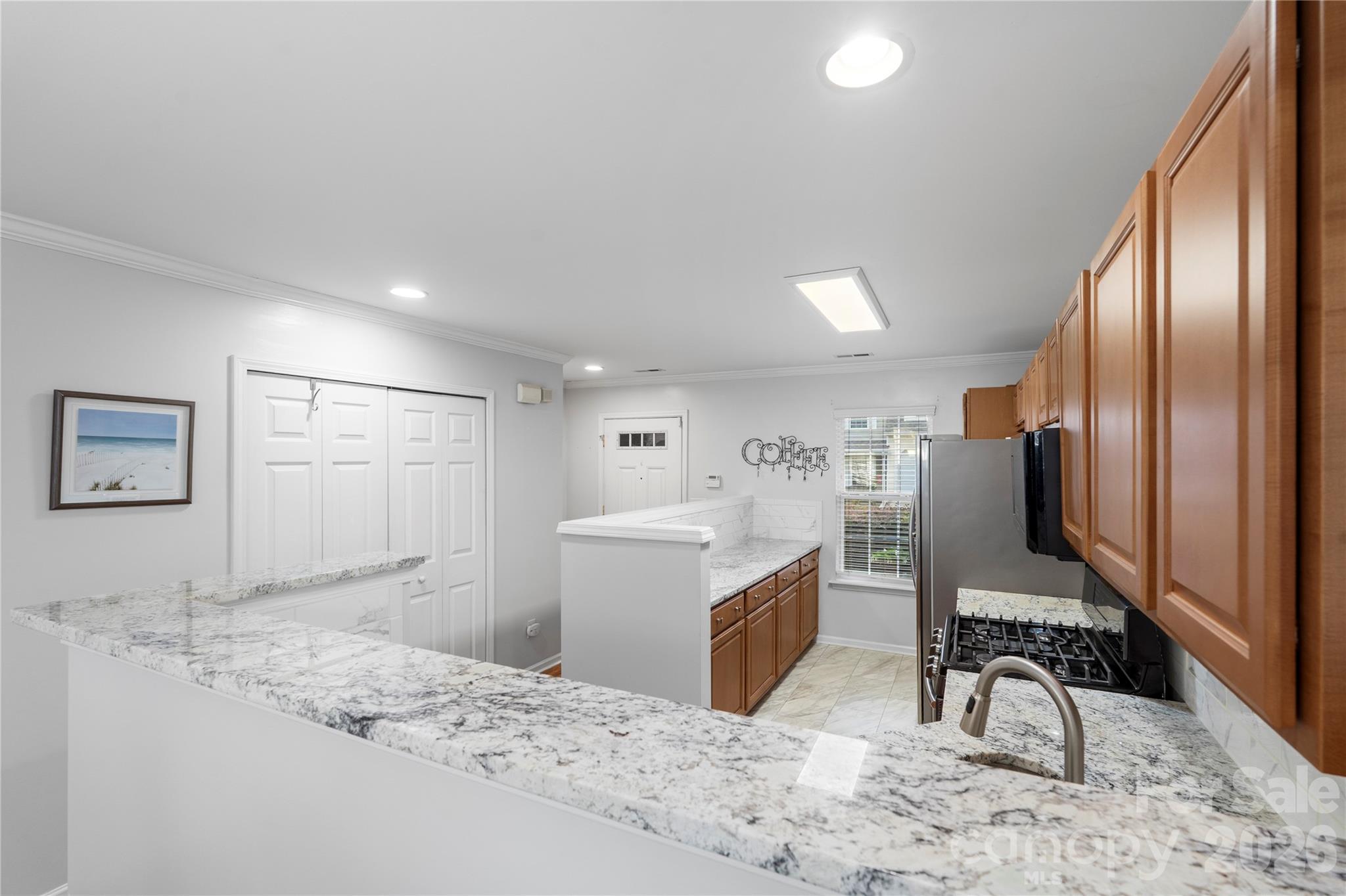 Townhouse at 806 Rock Lake Glen, Fort Mill, photo 16 of 48