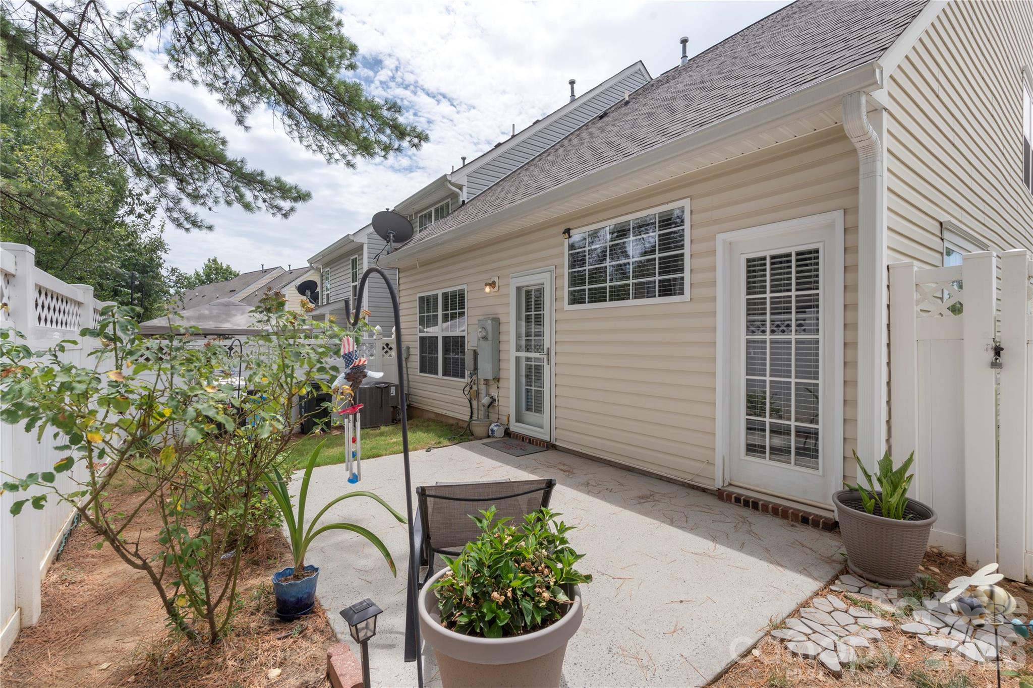 Townhouse at 806 Rock Lake Glen, Fort Mill, photo 41 of 48