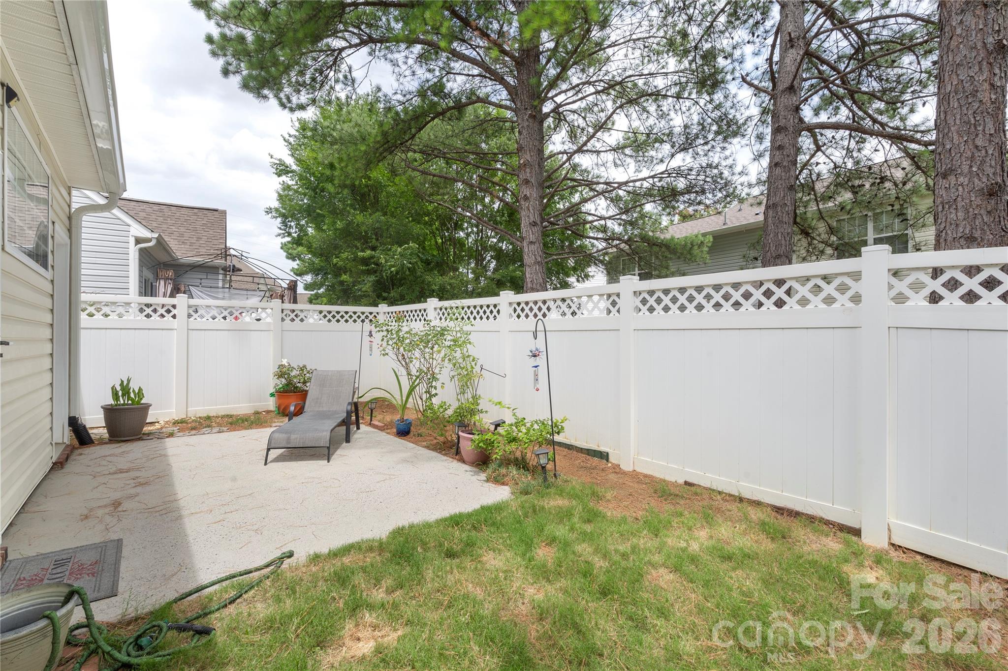 Townhouse at 806 Rock Lake Glen, Fort Mill, photo 42 of 48