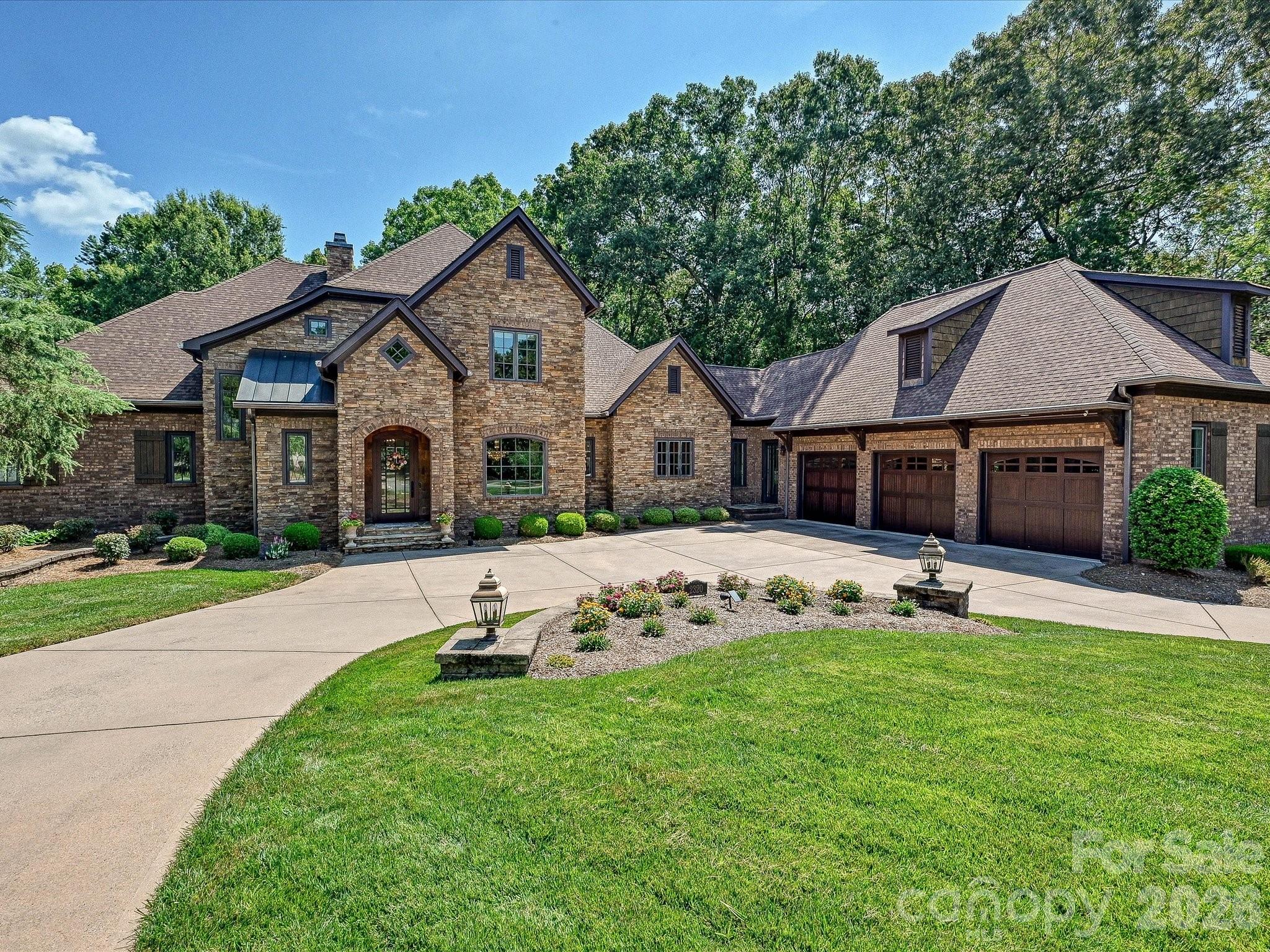 Welcome Home! - 2320 Brawinal Court, Monroe