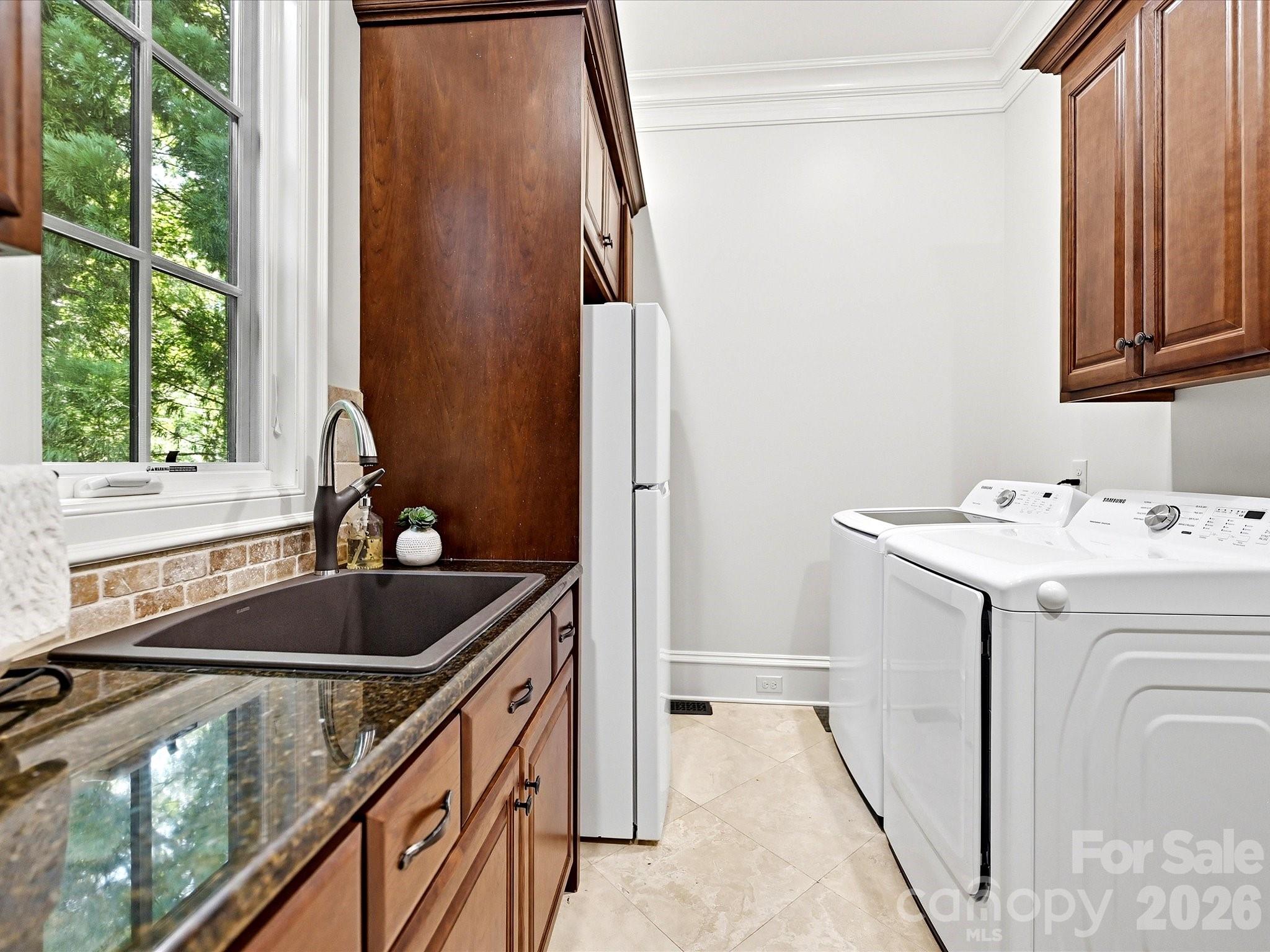 Laundry Area - 2320 Brawinal Court, Monroe