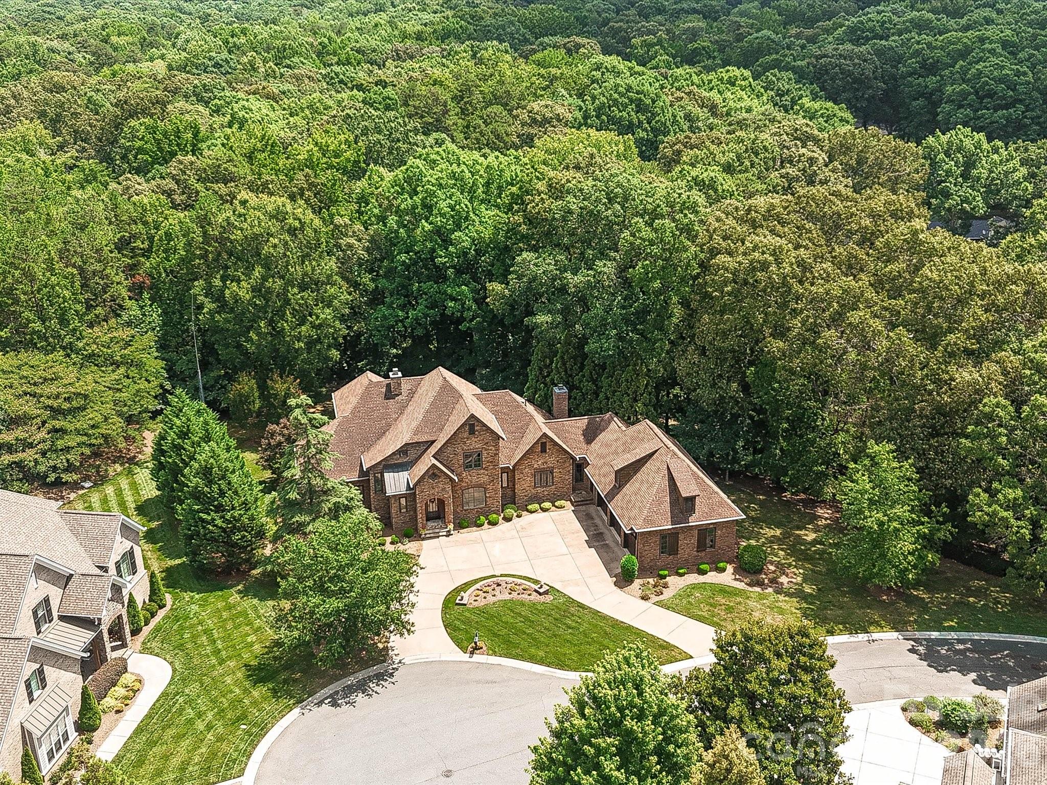 Beautifully positioned on private enclave cut-de-sac - 2320 Brawinal Court, Monroe