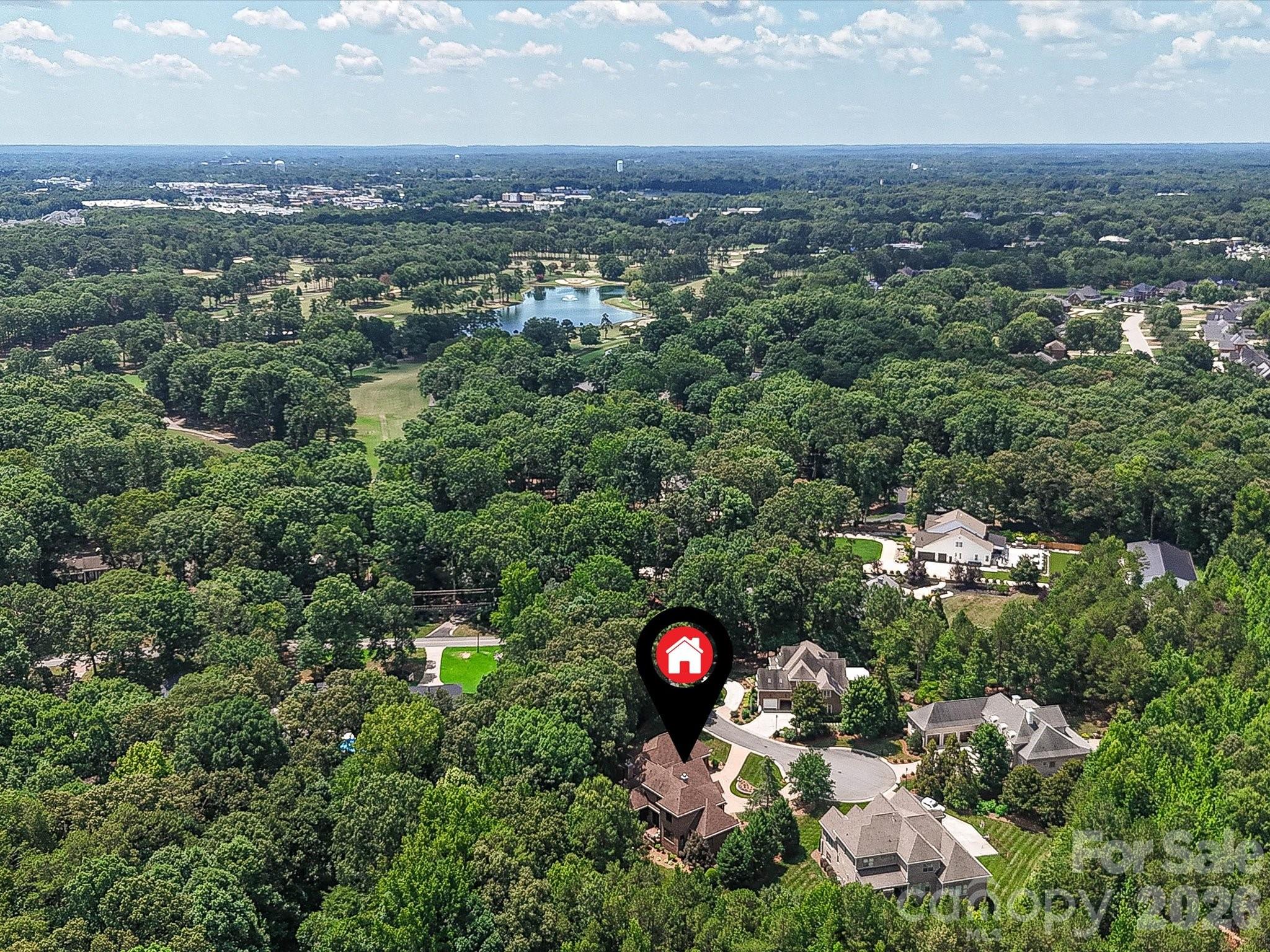 Gold Course & Pond View - 2320 Brawinal Court, Monroe
