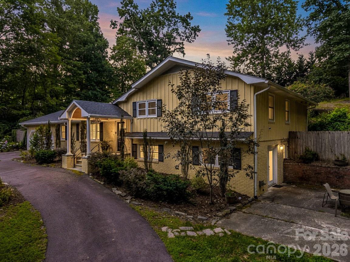 Single Family Residence at 111 Dogwood Drive, Black Mountain, photo 13 of 48