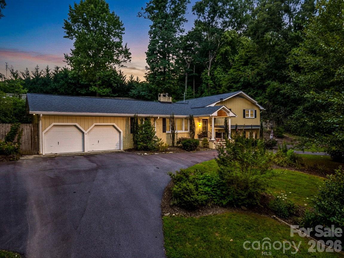 Single Family Residence at 111 Dogwood Drive, Black Mountain, photo 12 of 48