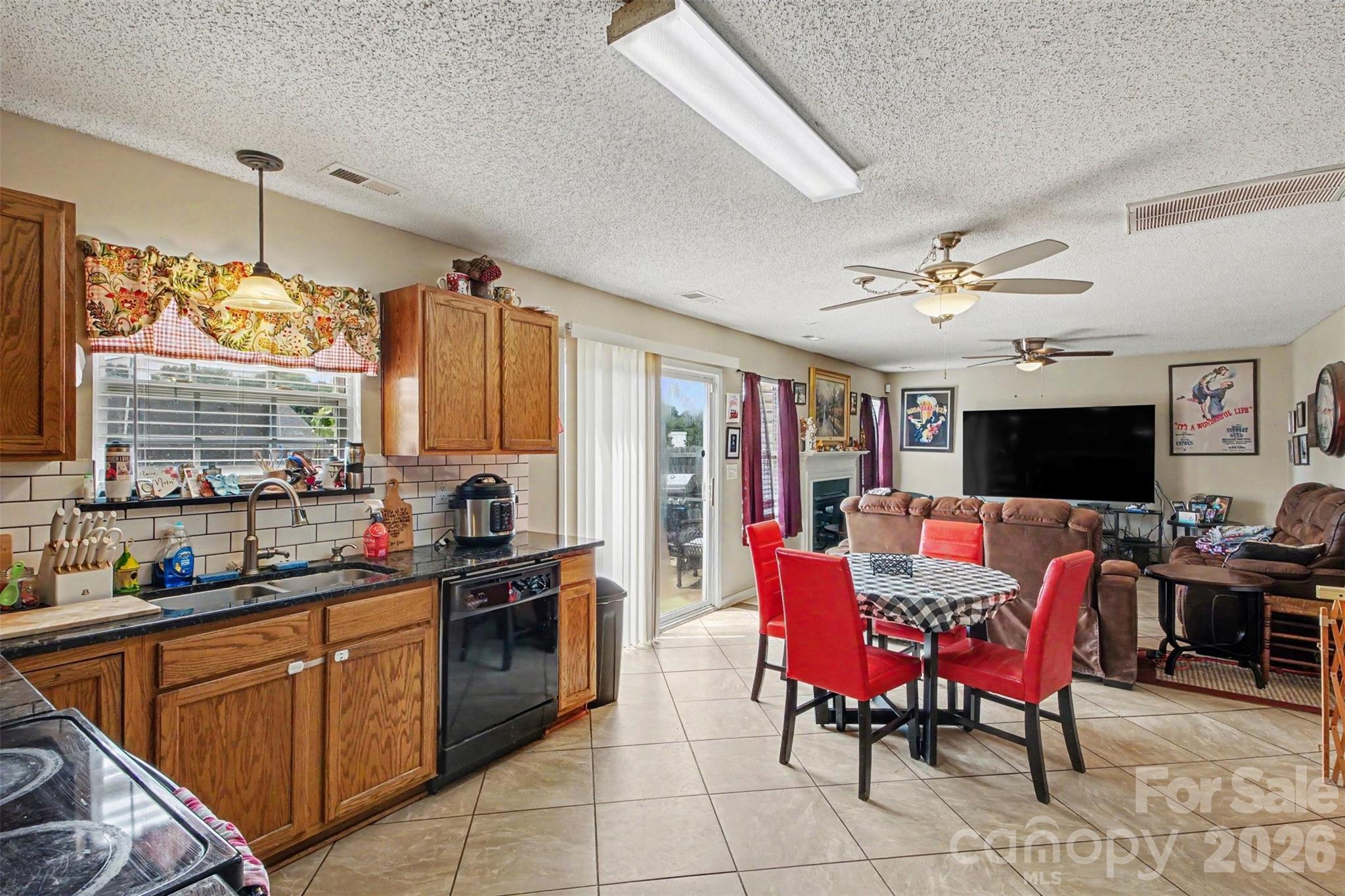 Single Family Residence at 2026 Edenderry Drive, Statesville, photo 11 of 30