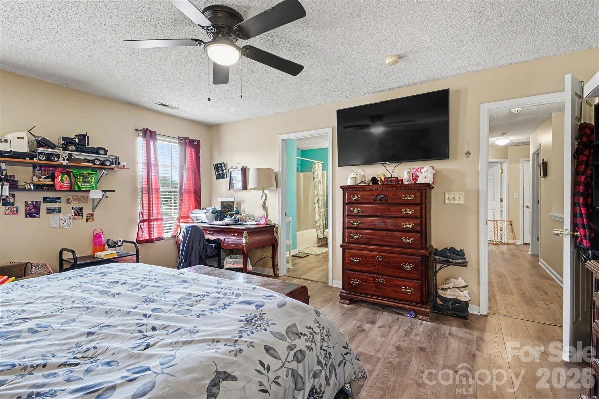Single Family Residence at 2026 Edenderry Drive, Statesville, photo 16 of 30