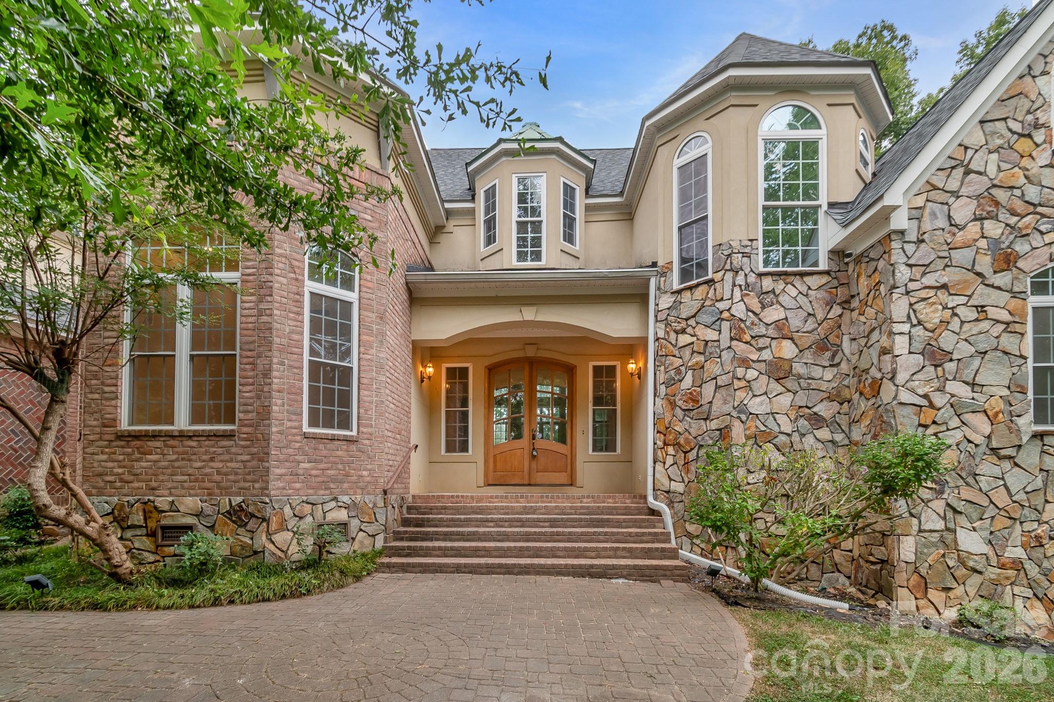 Single Family Residence at 3248 The Knoll Lane, Lancaster, photo 2 of 48