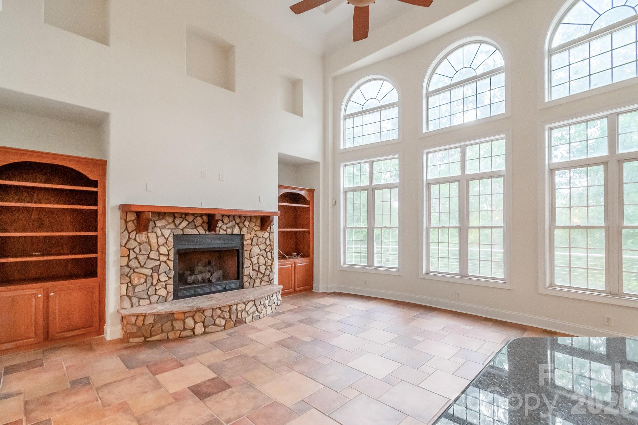 Single Family Residence at 3248 The Knoll Lane, Lancaster, photo 6 of 48