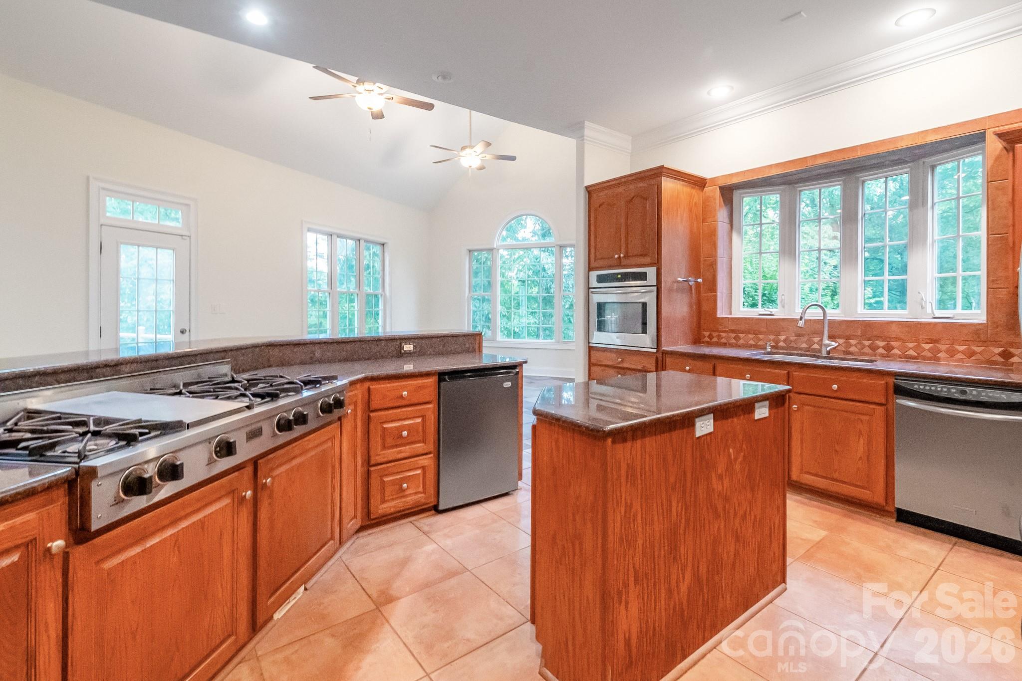 Single Family Residence at 3248 The Knoll Lane, Lancaster, photo 14 of 48