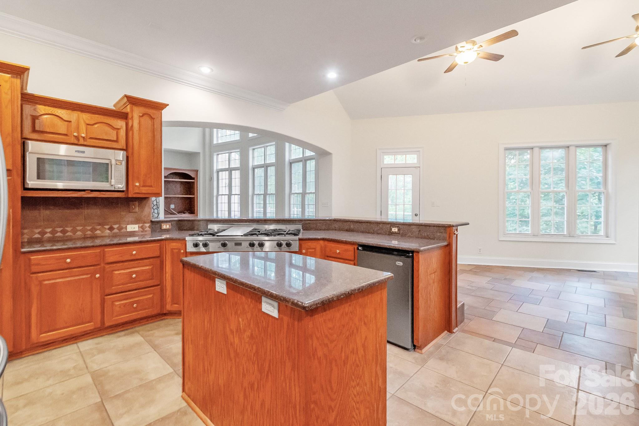 Single Family Residence at 3248 The Knoll Lane, Lancaster, photo 15 of 48