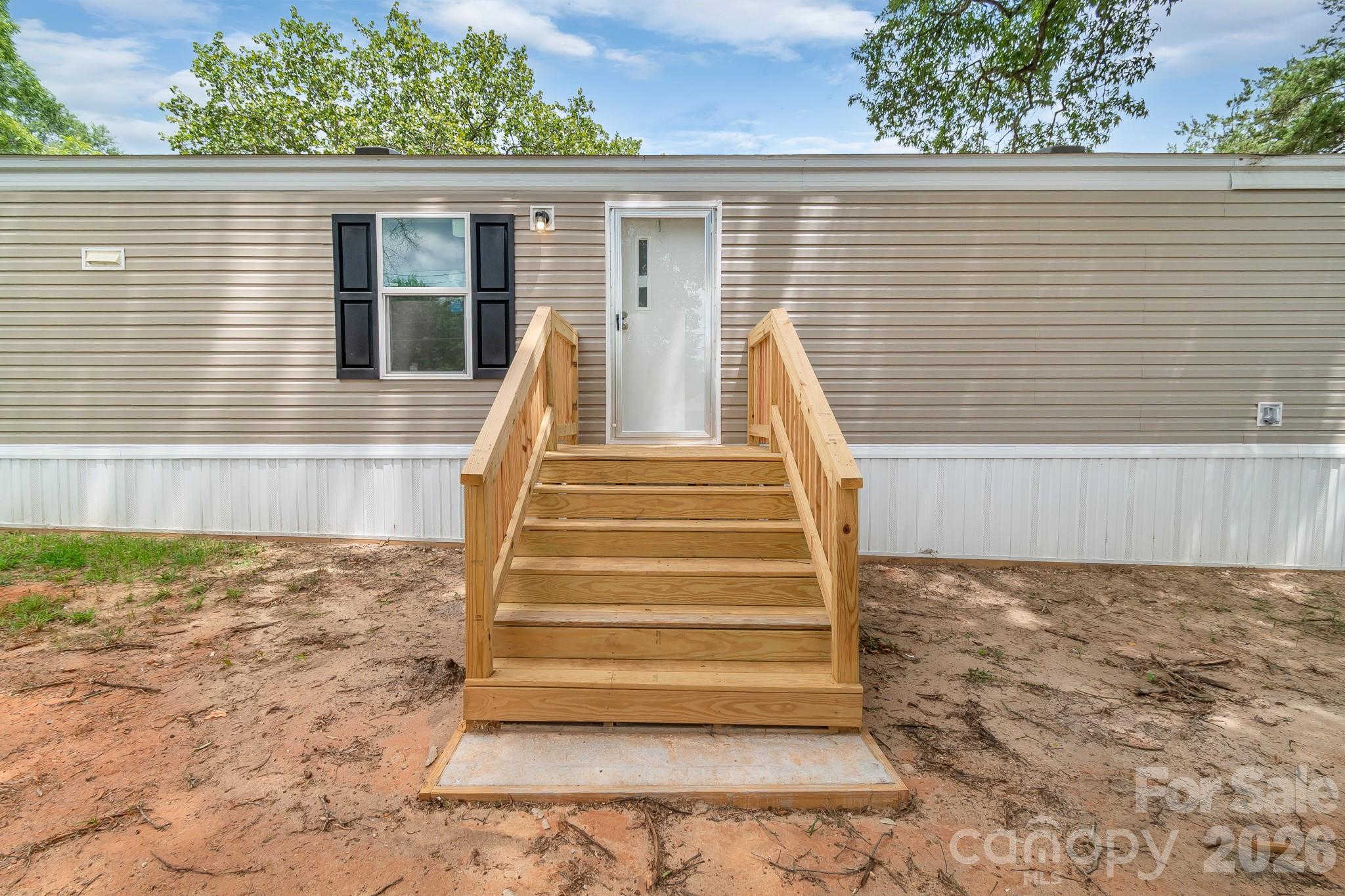 Single Family Residence at 7627 Kershaw Camden Highway, Kershaw, photo 5 of 45