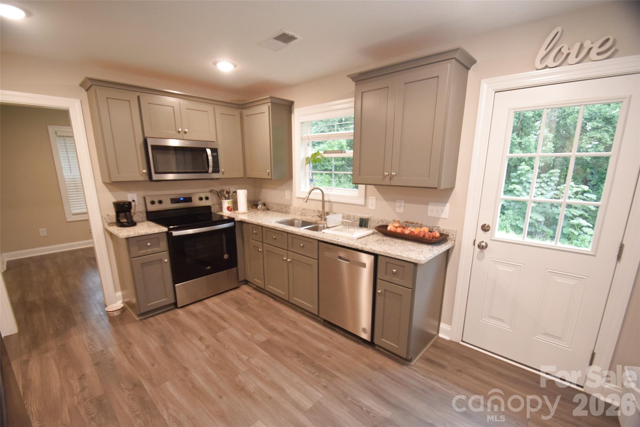 Single Family Residence at 921 Pineridge Street SE, Concord, photo 6 of 16