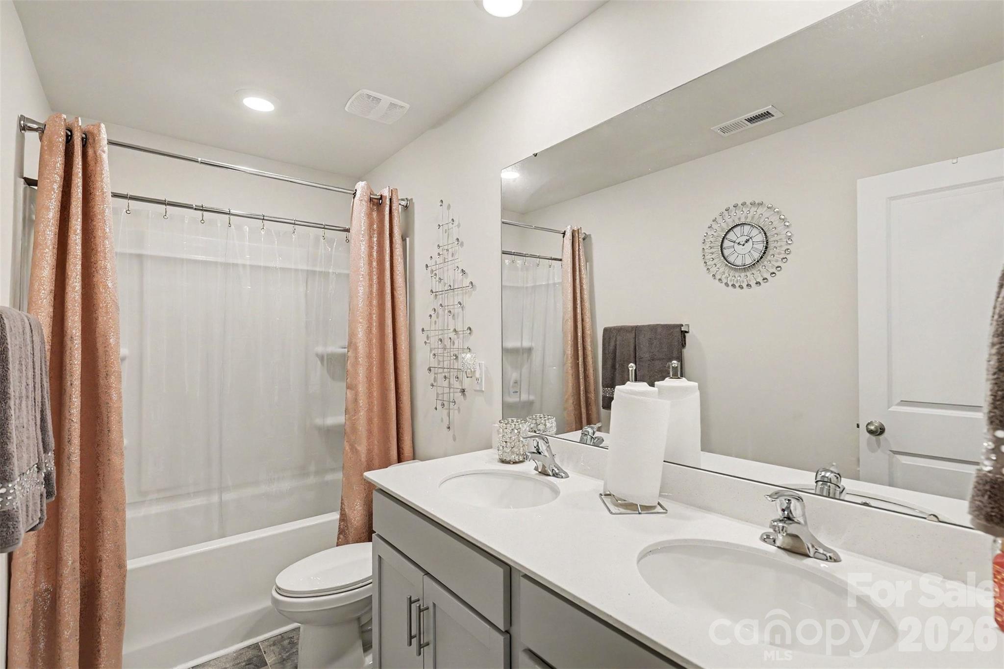 Single Family Residence at 7573 Stonehouse Drive, Gastonia, photo 13 of 21