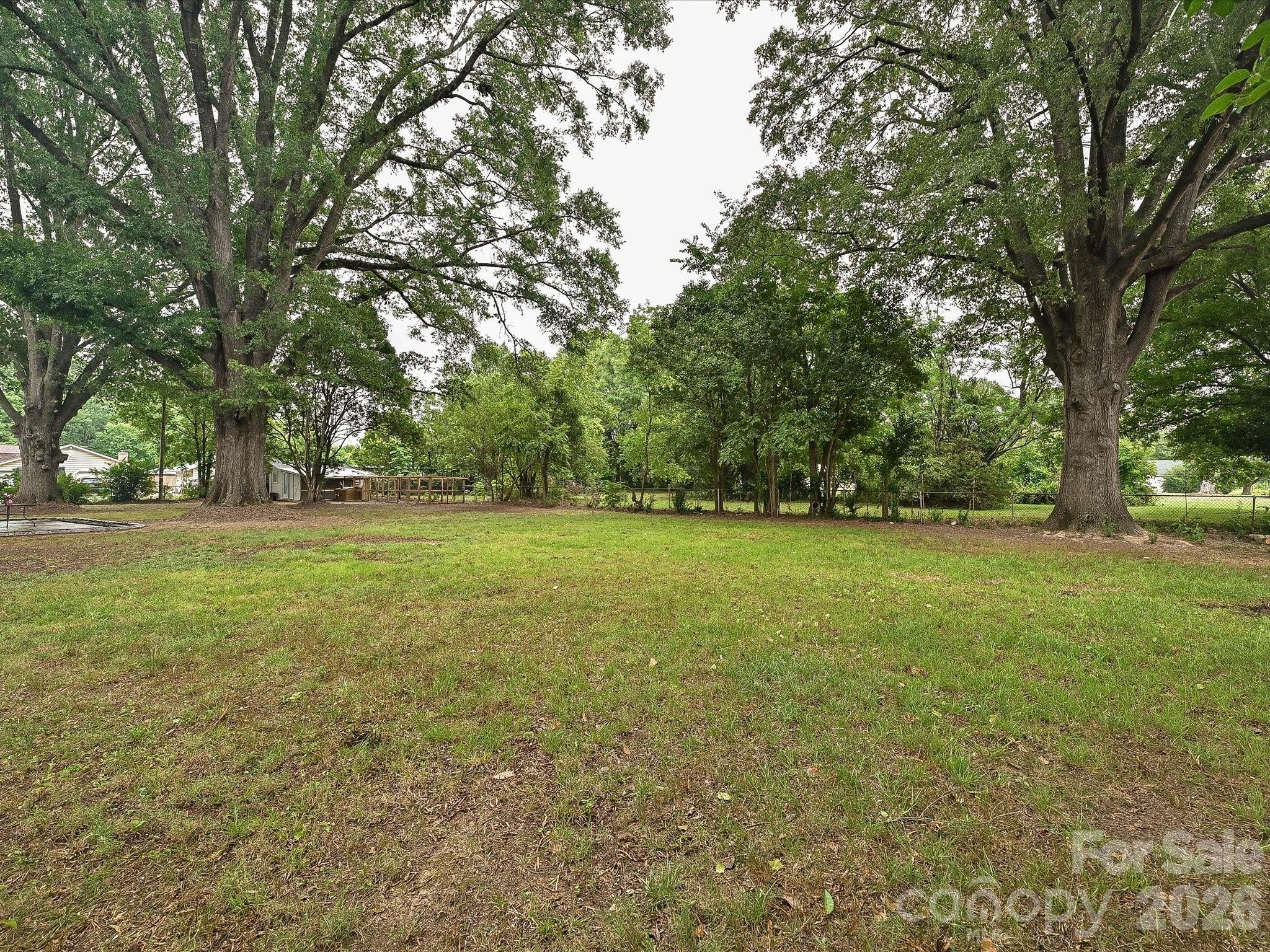 Beautiful yard - 3115 Potter Road S, Waxhaw