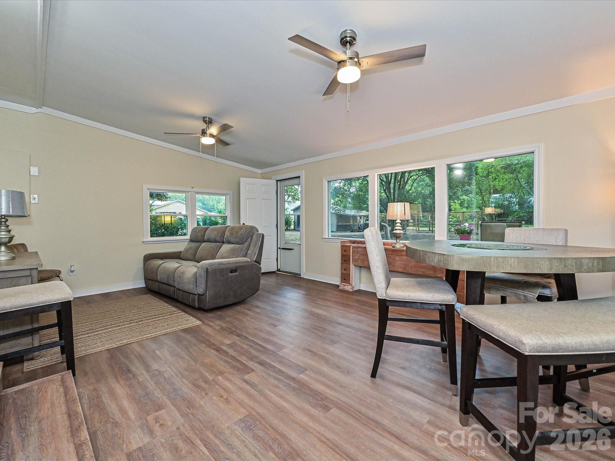 Sunroom w/ big windows - 3115 Potter Road S, Waxhaw