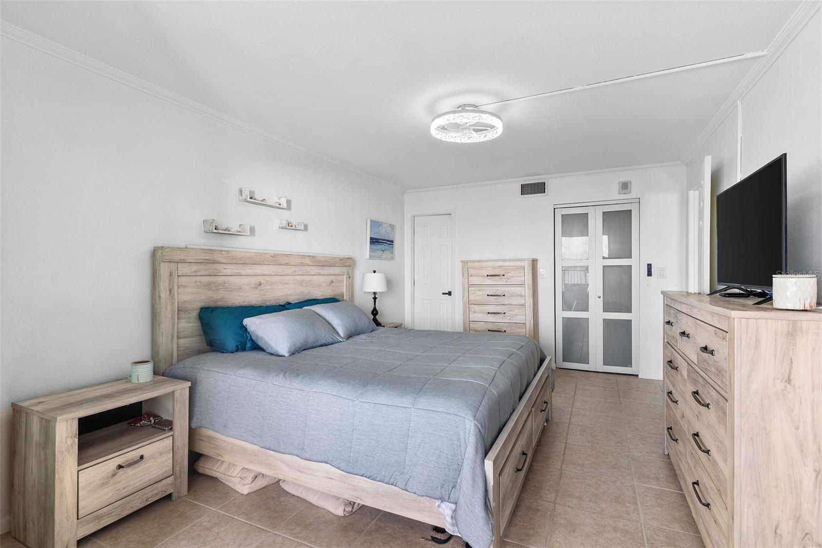 Condominium at 1230 GULF BLVD #1204, CLEARWATER, photo 18 of 45