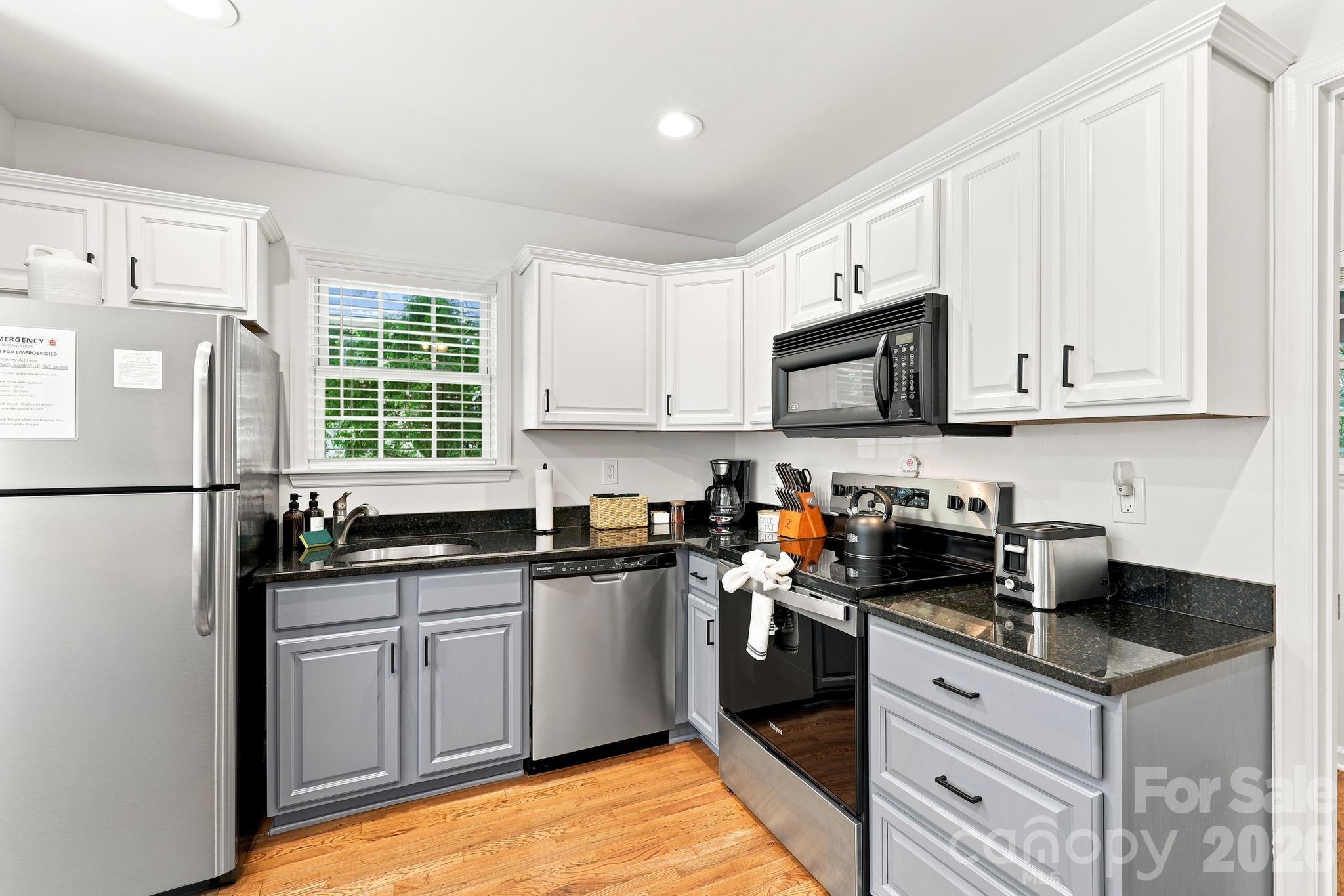 27 Brown Rd - 27,29 & 31 A/B Brown Road, Asheville