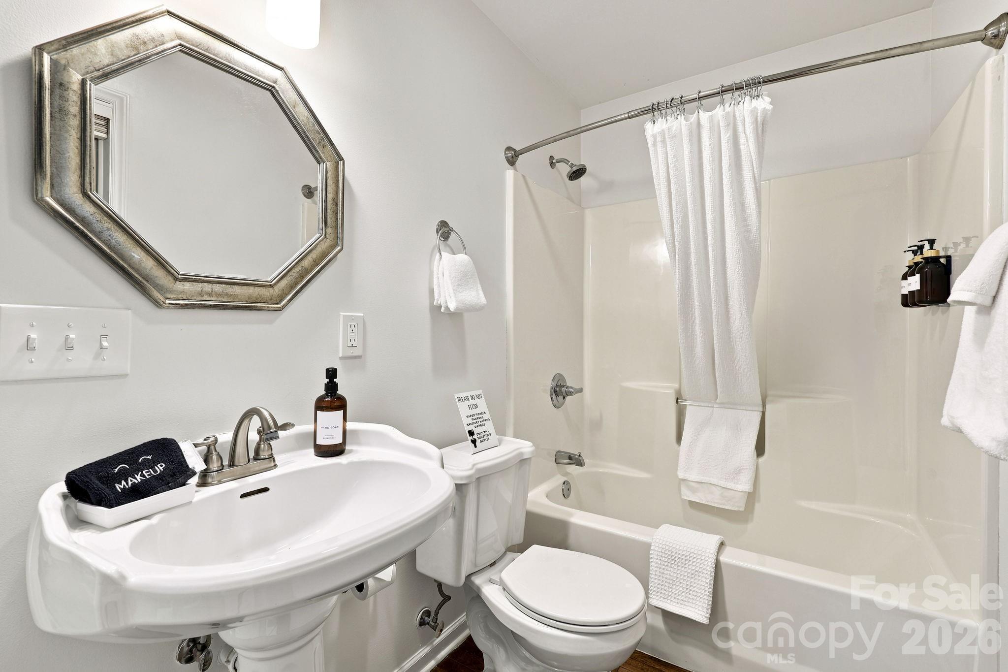 27 Brown Rd - 27,29 & 31 A/B Brown Road, Asheville