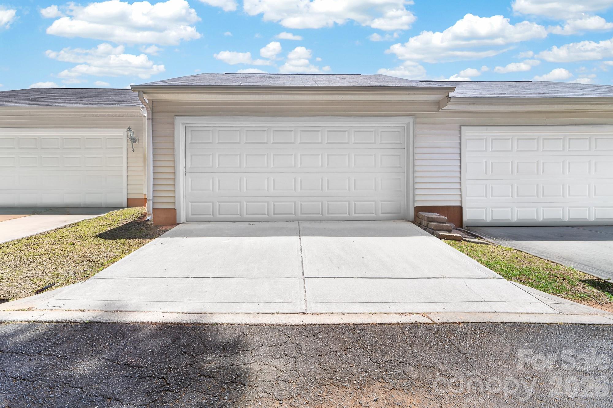 Two car detached garage - 8261 Bridgegate Drive, Huntersville