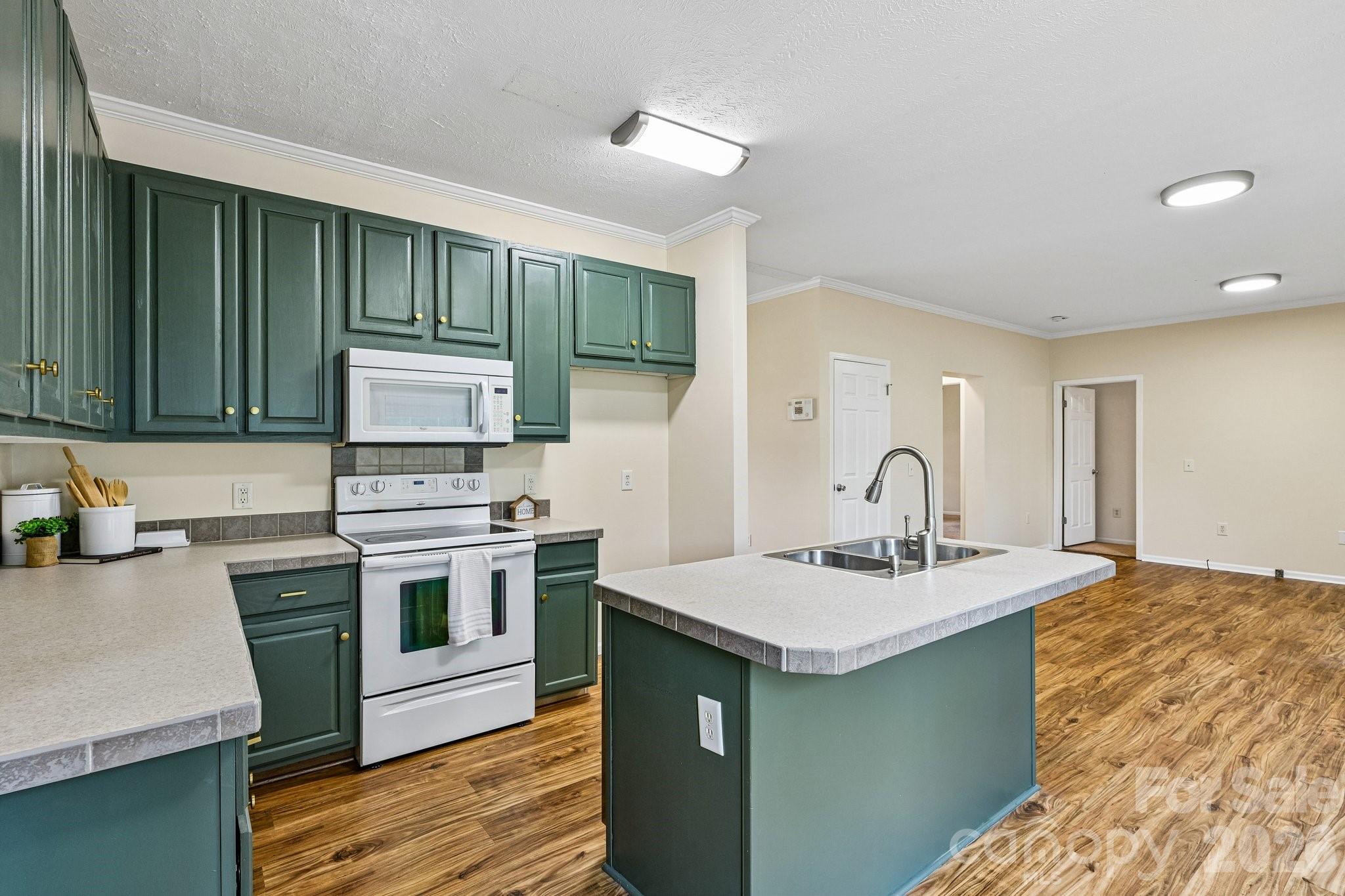 Single Family Residence at 108 Grand Acres Lane, Maiden, photo 8 of 39