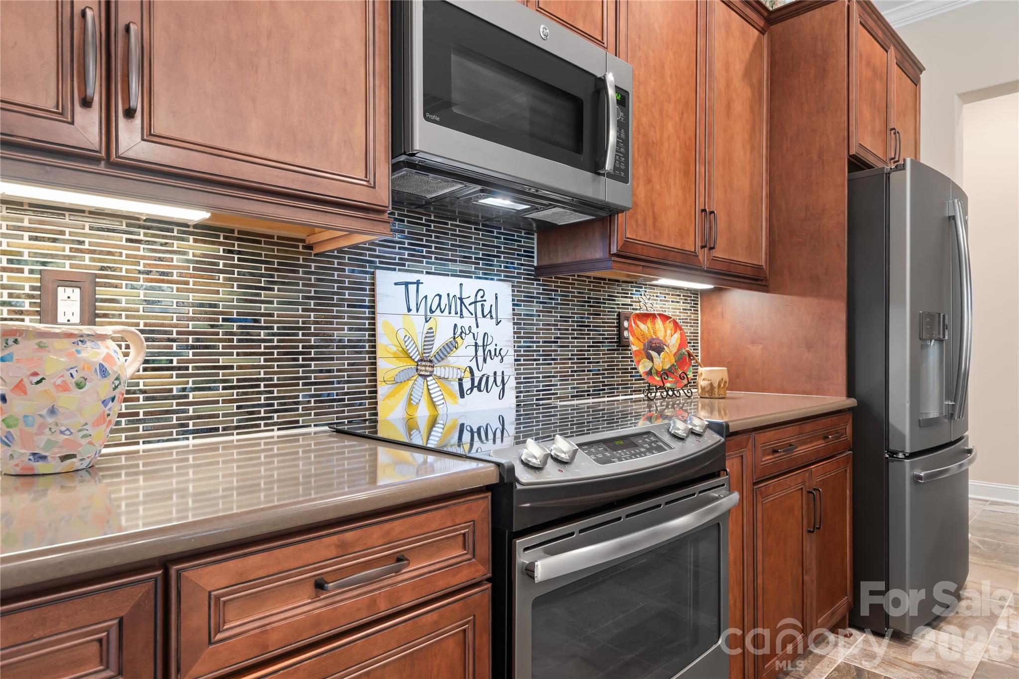 Single Family Residence at 7142 Hanging Rock Court, Denver, photo 13 of 46