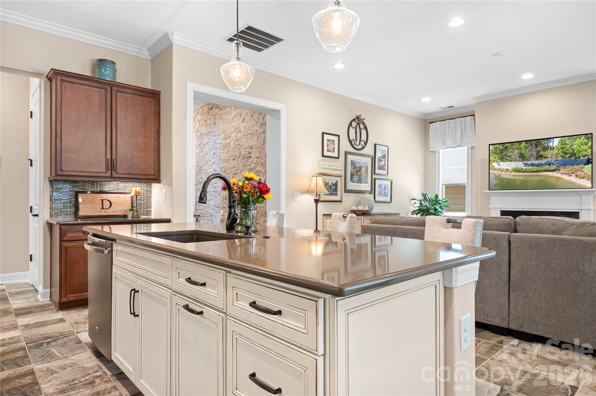 Single Family Residence at 7142 Hanging Rock Court, Denver, photo 14 of 46