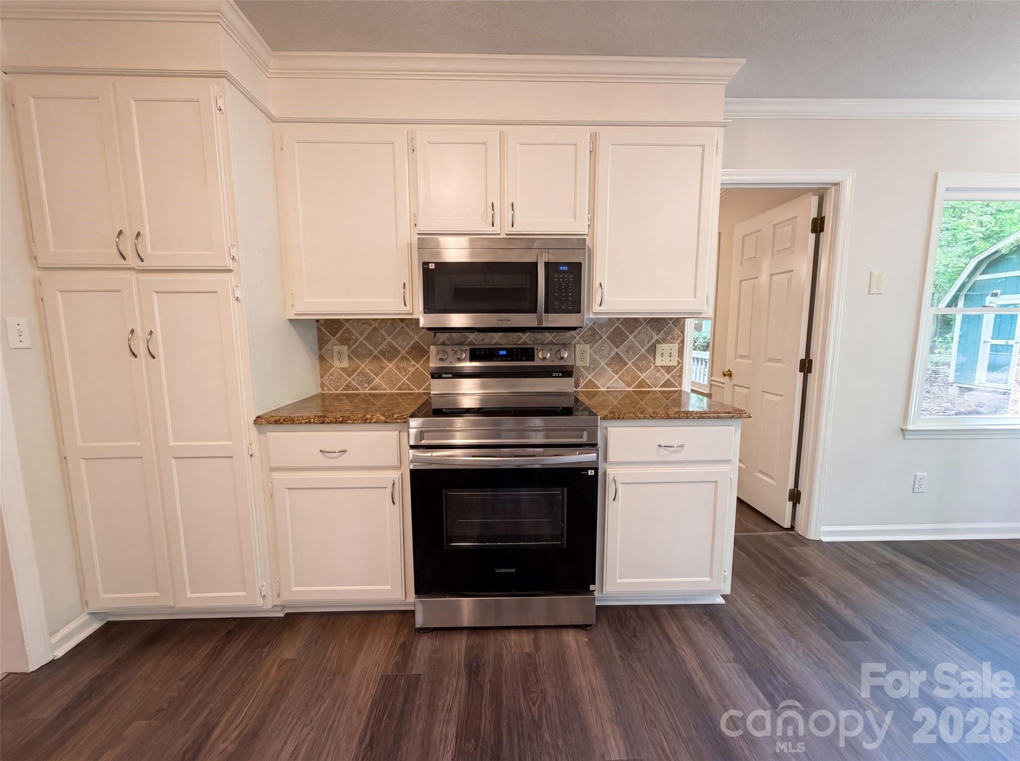 Single Family Residence at 1711 Hickory Ridge Road, Rock Hill, photo 7 of 18
