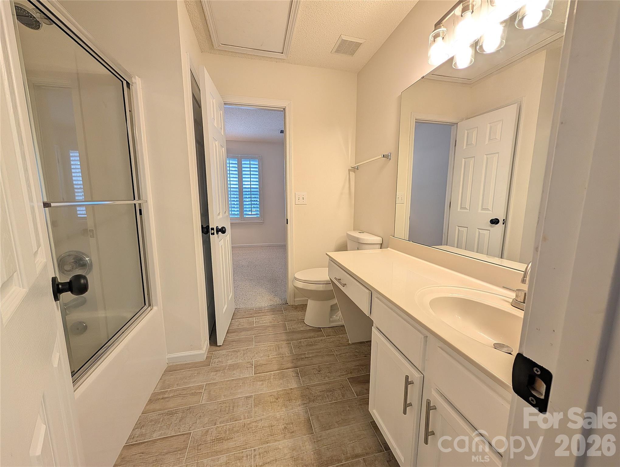 Full Bathroom - 417 Scarlett Lane, Fort Mill