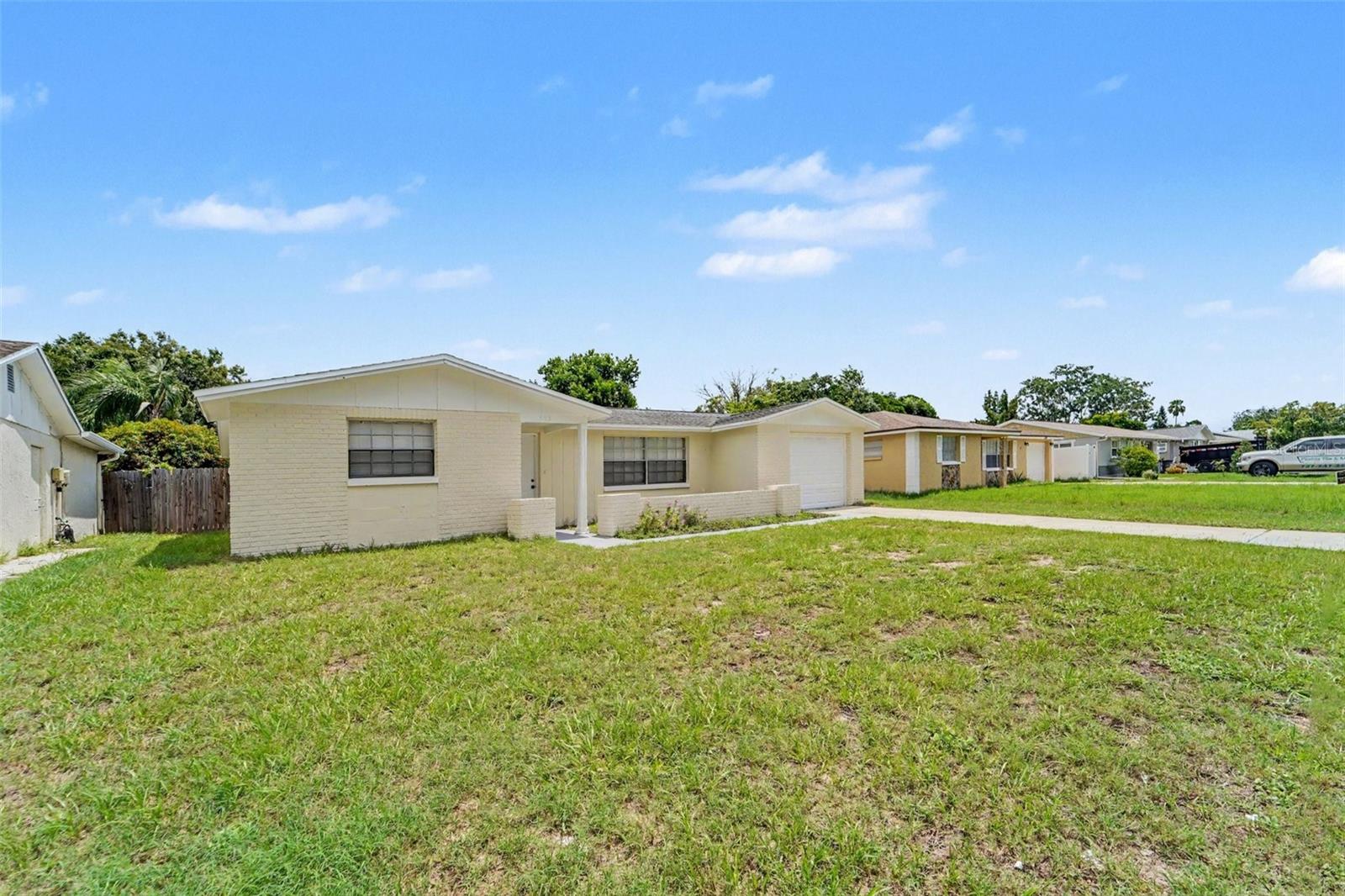 Single Family Residence at 5102 SCHOOL RD, NEW PORT RICHEY, photo 2 of 19