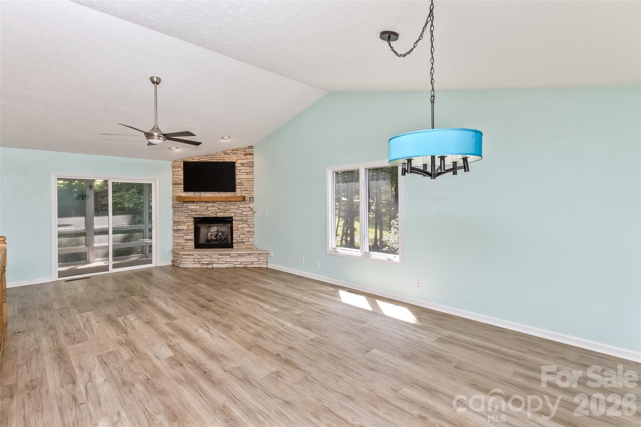 Living & Dining - 100 Titleist Way, Hendersonville